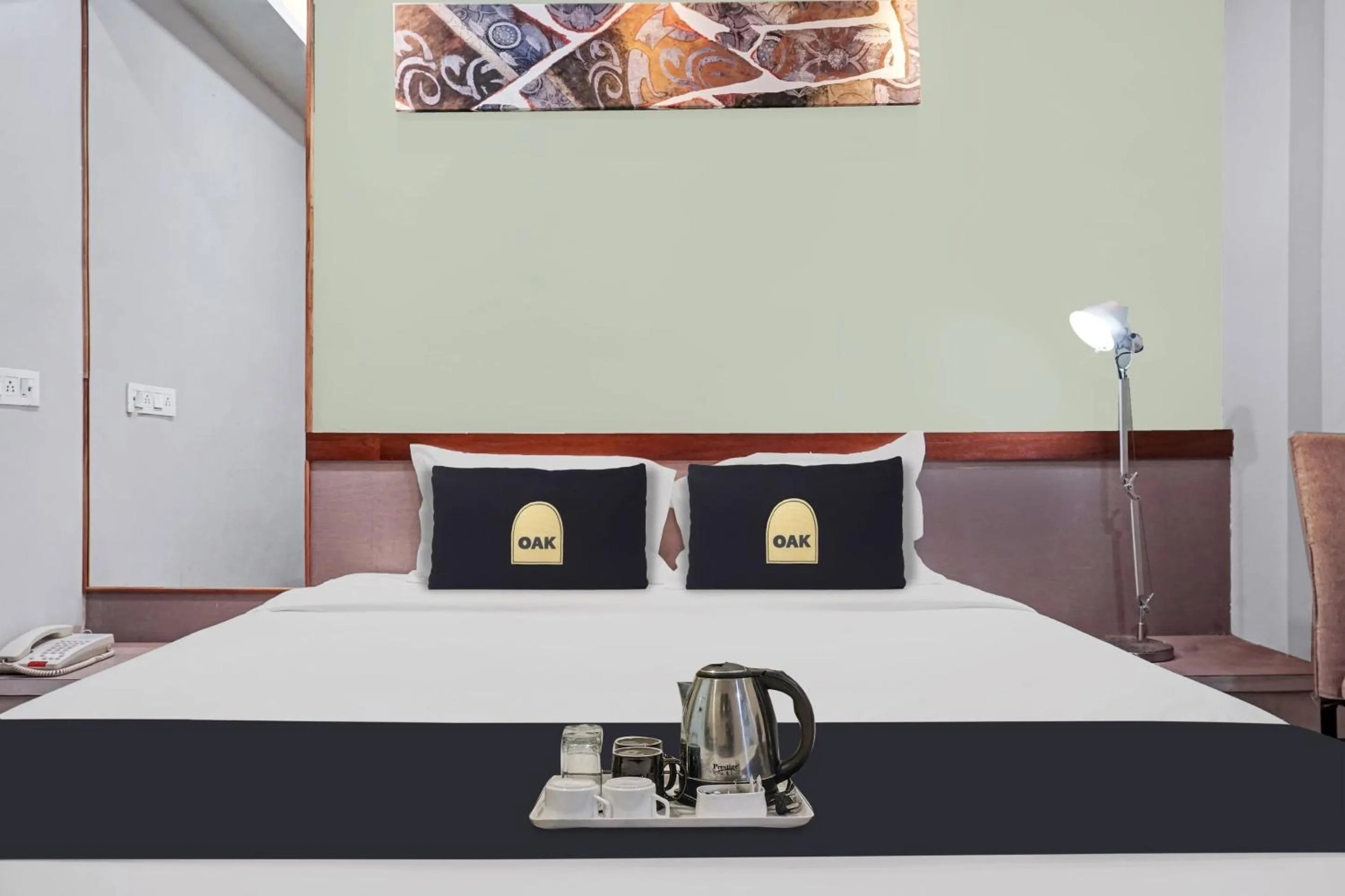 Photo of the whole room, Bed in Super Townhouse OAK Hotel Rajmudra