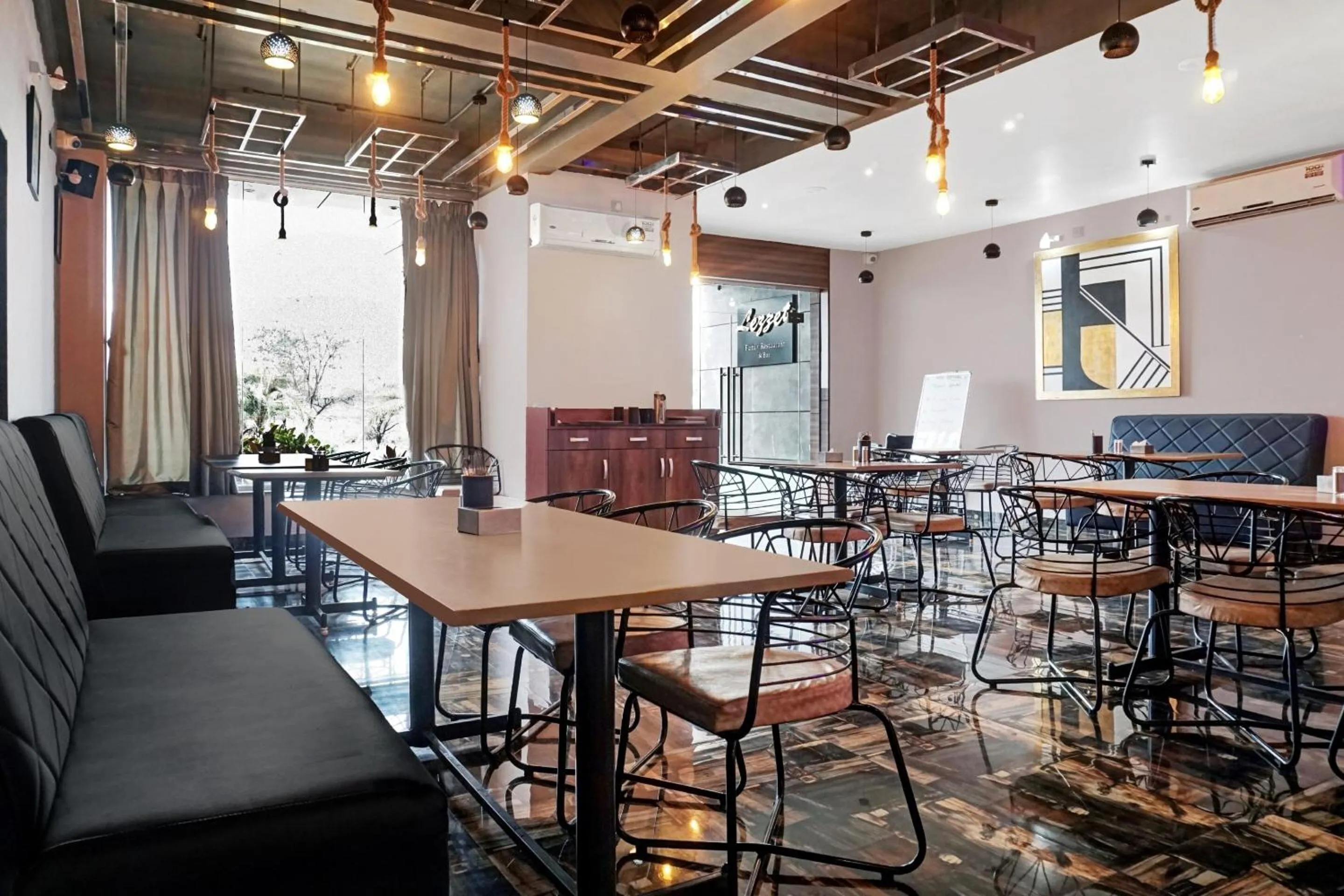 Super Townhouse OAK Hotel Rajmudra