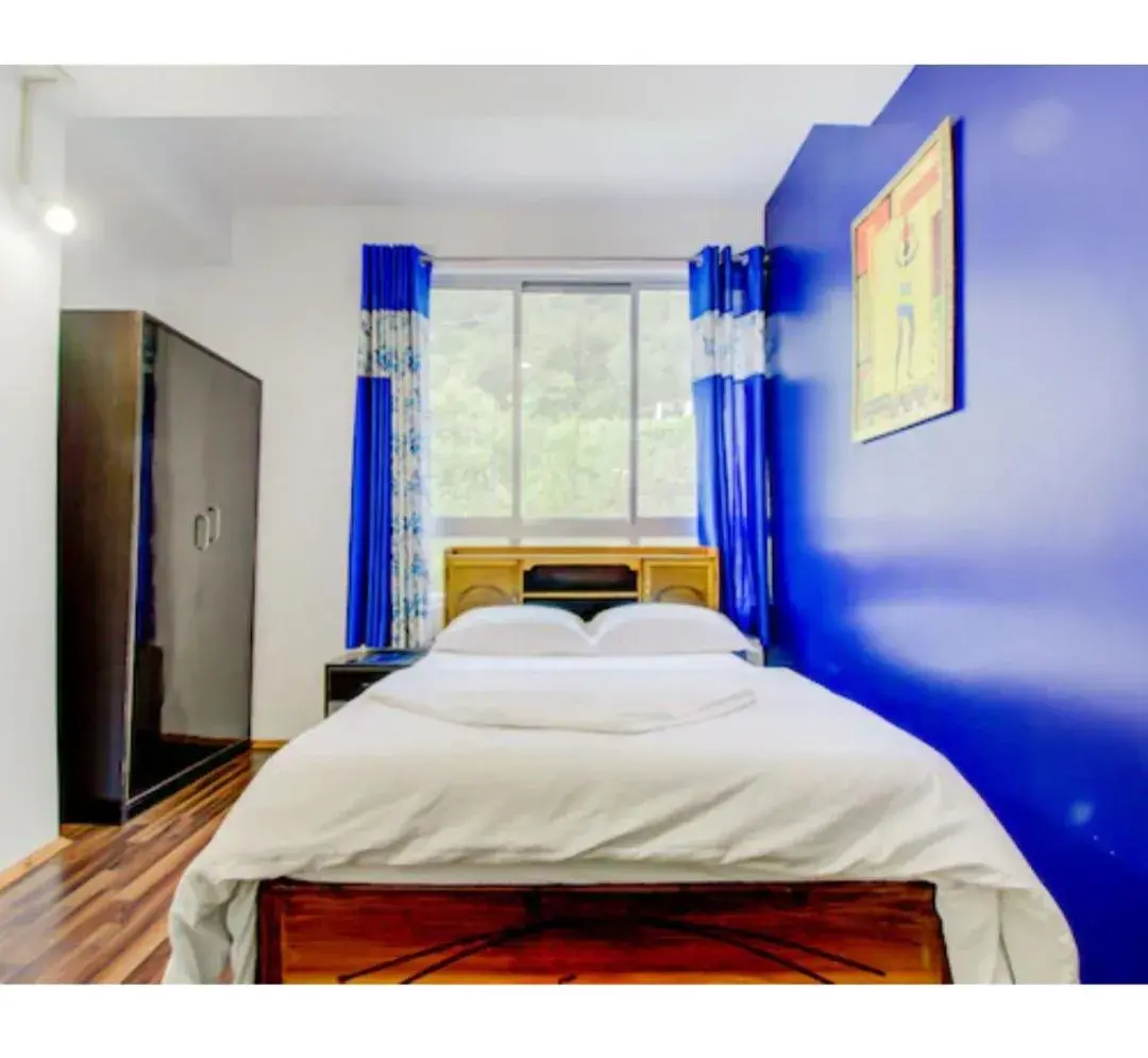 Bed in Aura Homes Bed in Aura Homes