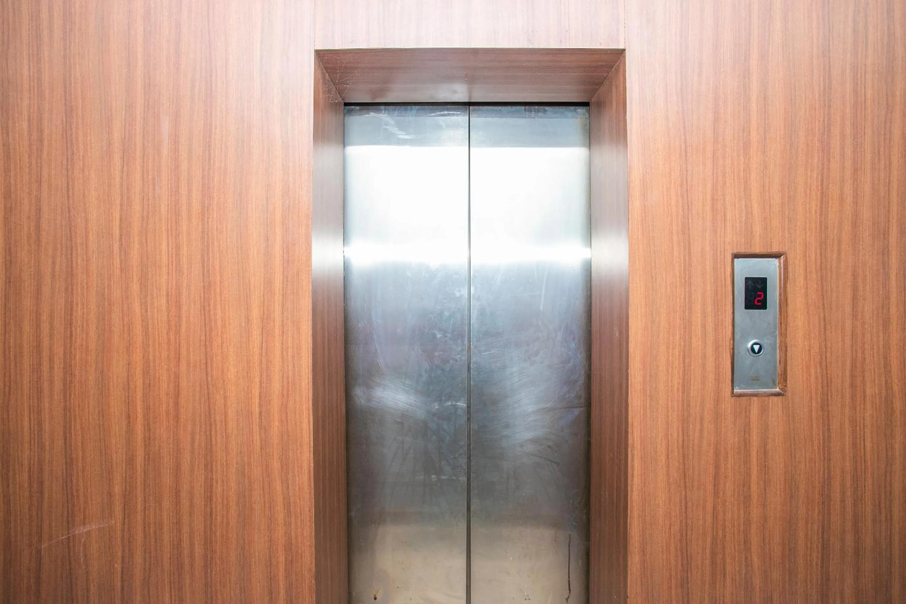 elevator in Hotel O White Fort Near Lalbagh Botanical Garden
