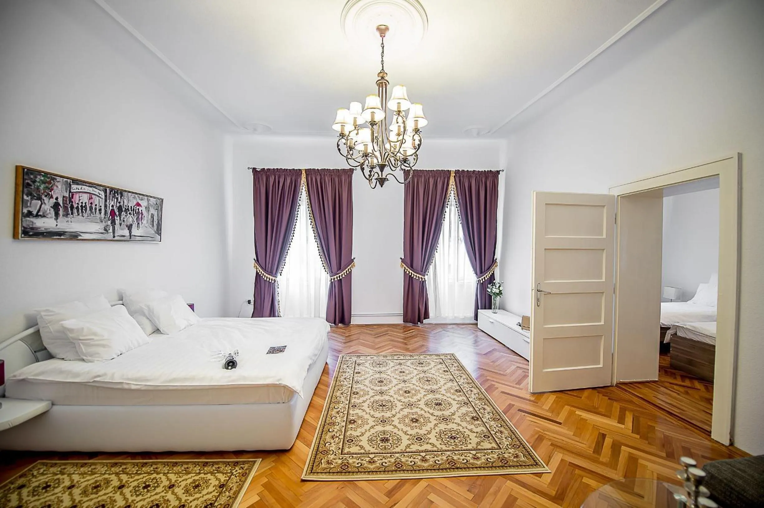 Two-Bedroom Apartment in Apartament Piata Mica