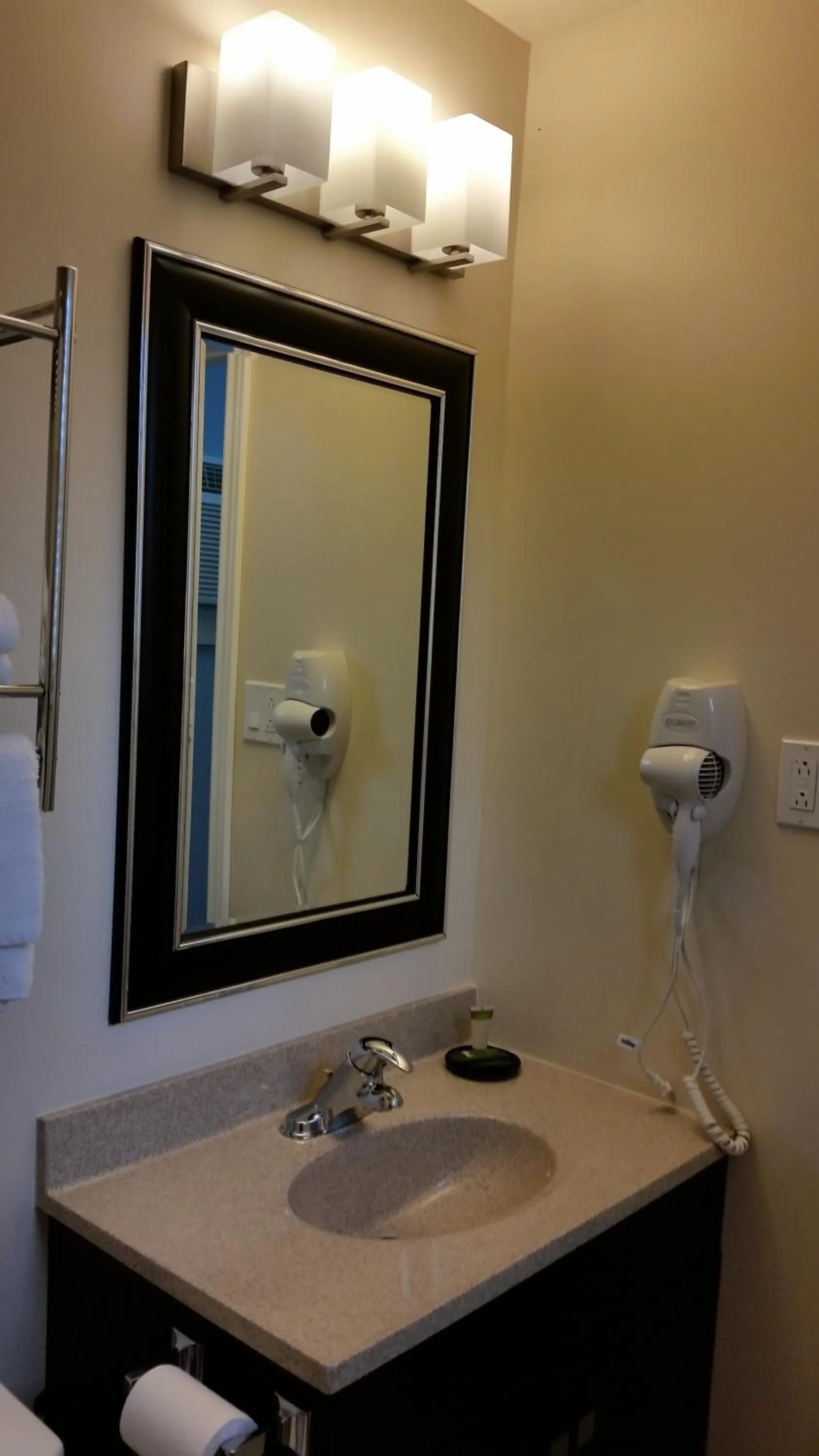 Bathroom in Nipissing Inn