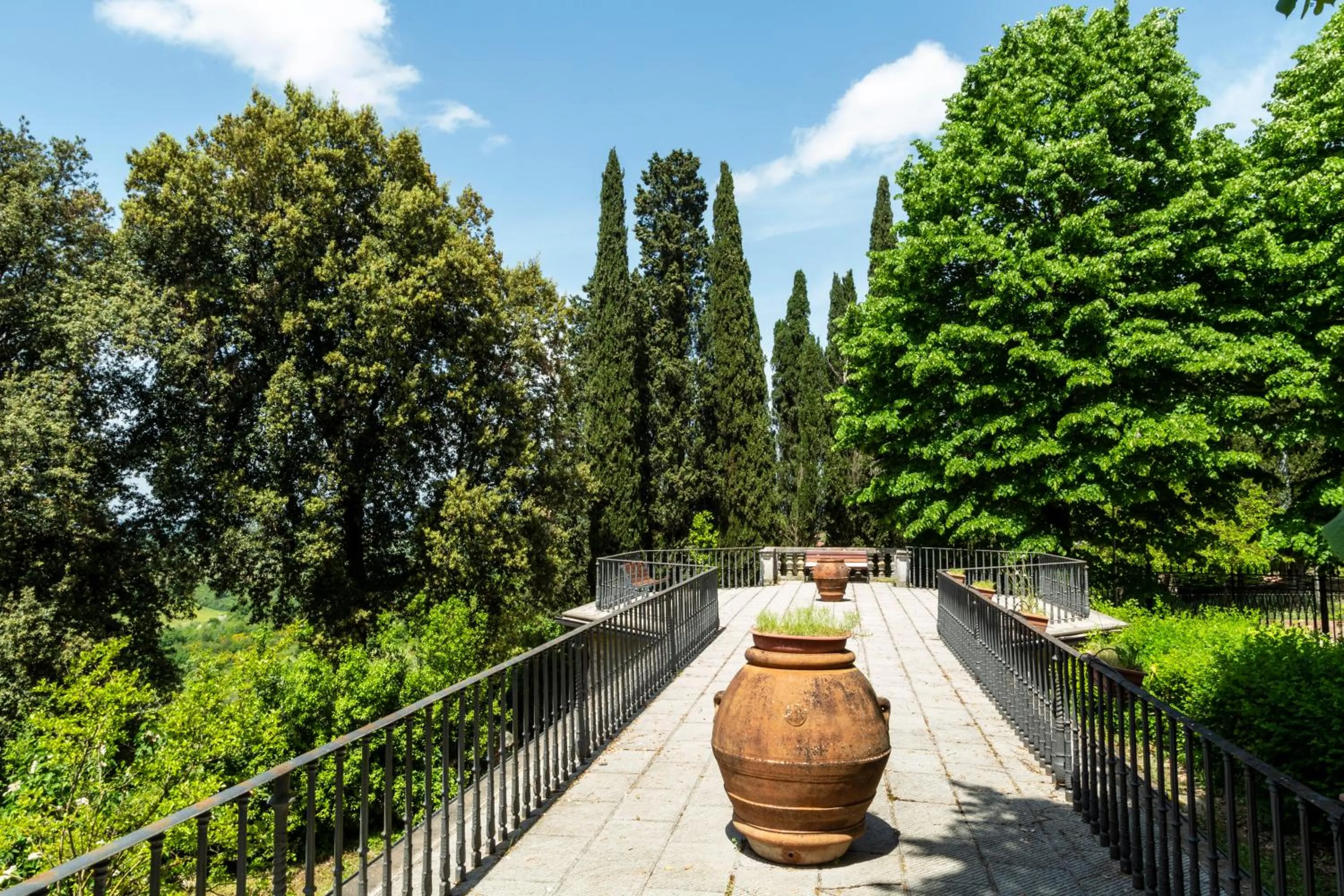 Garden in Villa Montarioso