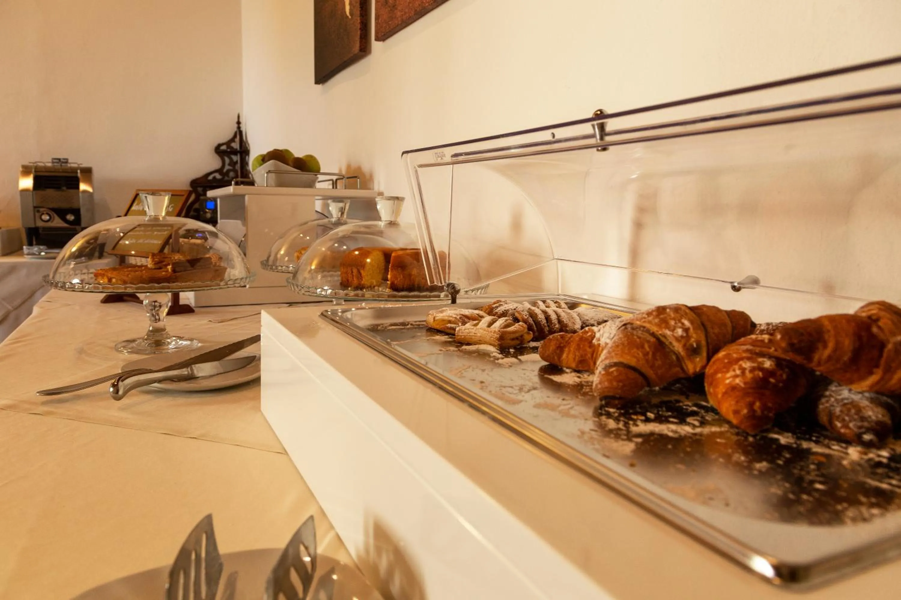 Breakfast in Villa Montarioso