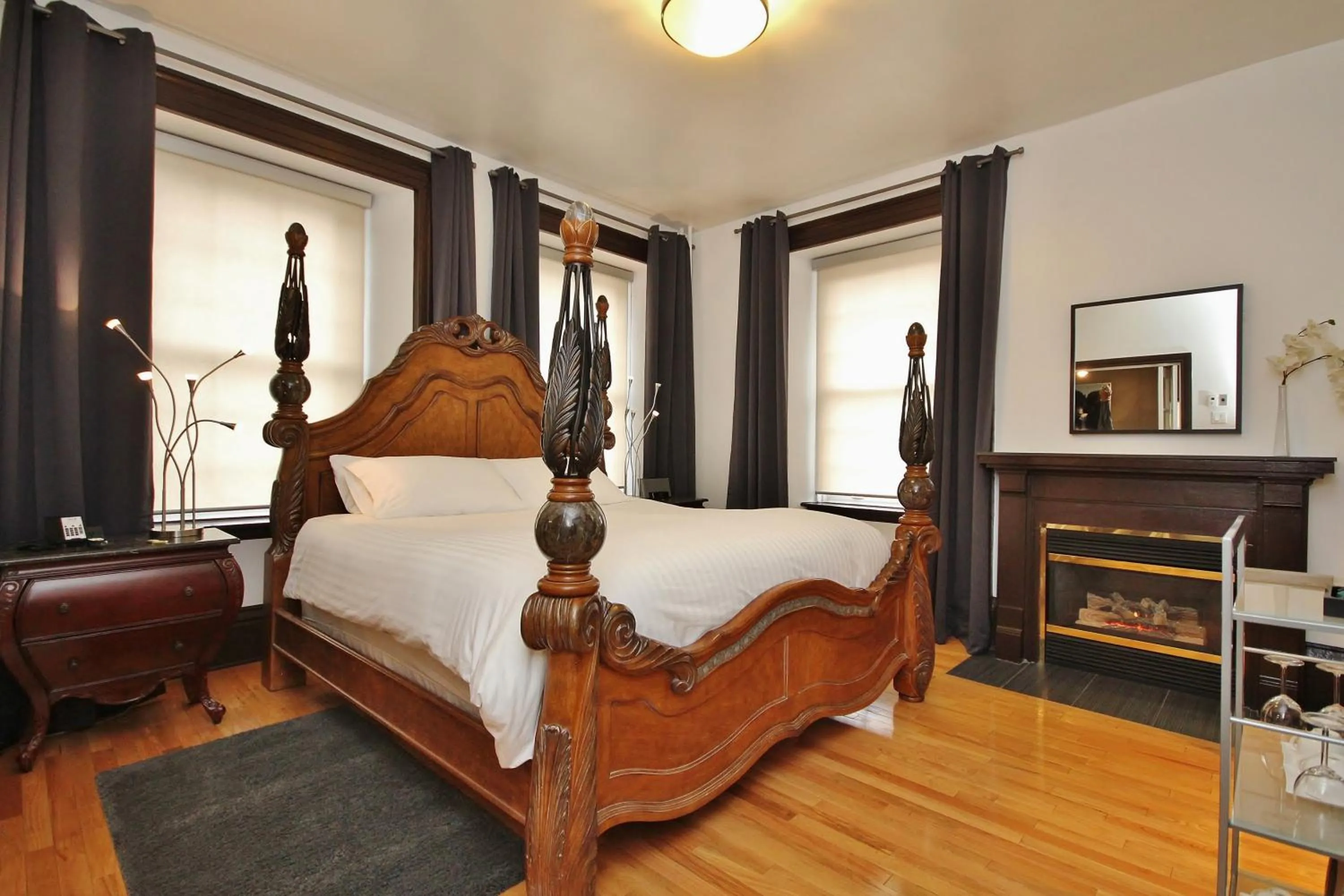 Street view, Bed in Swiss Hotel