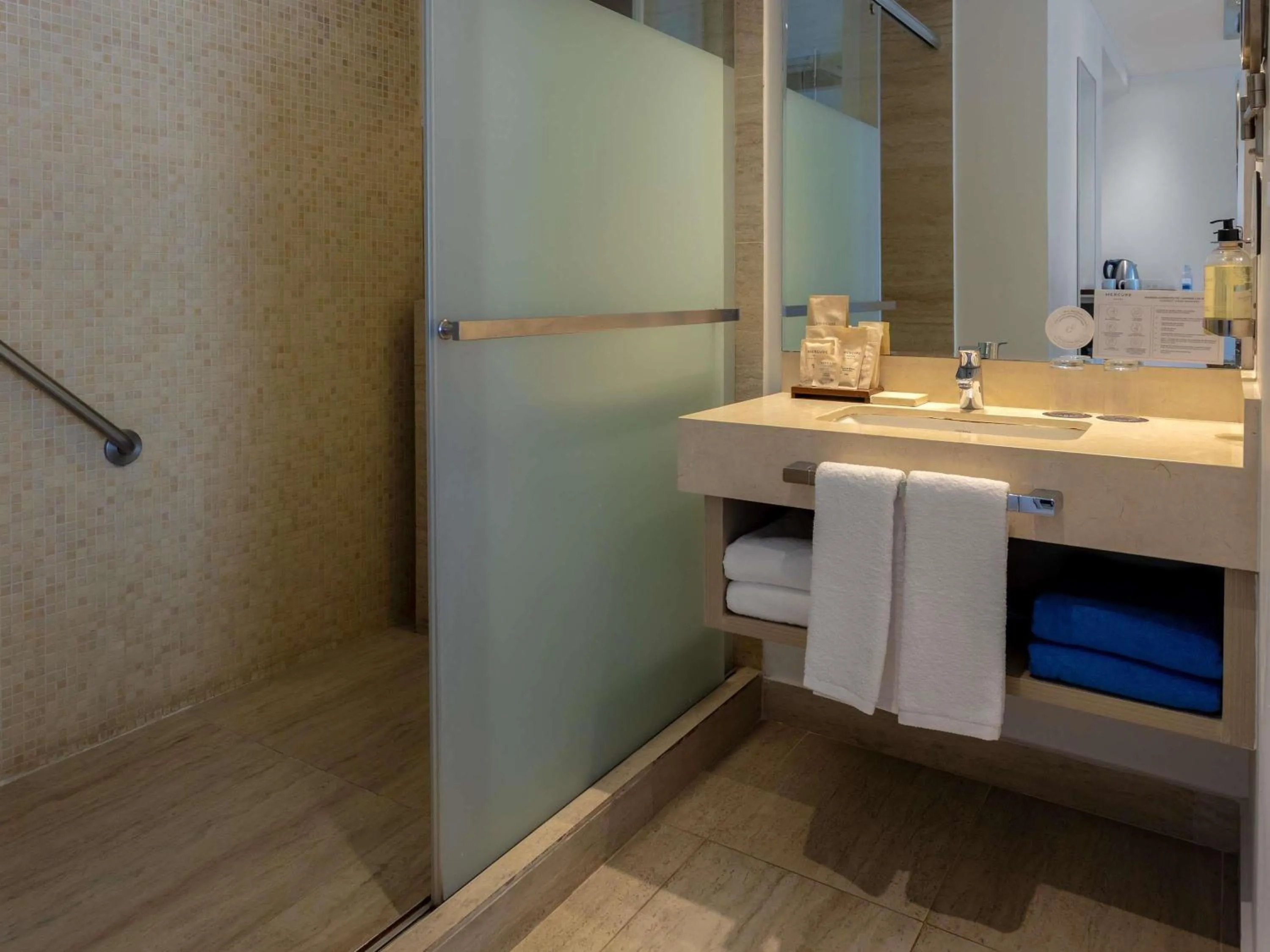 Bedroom in Mercure Santa Marta Emile