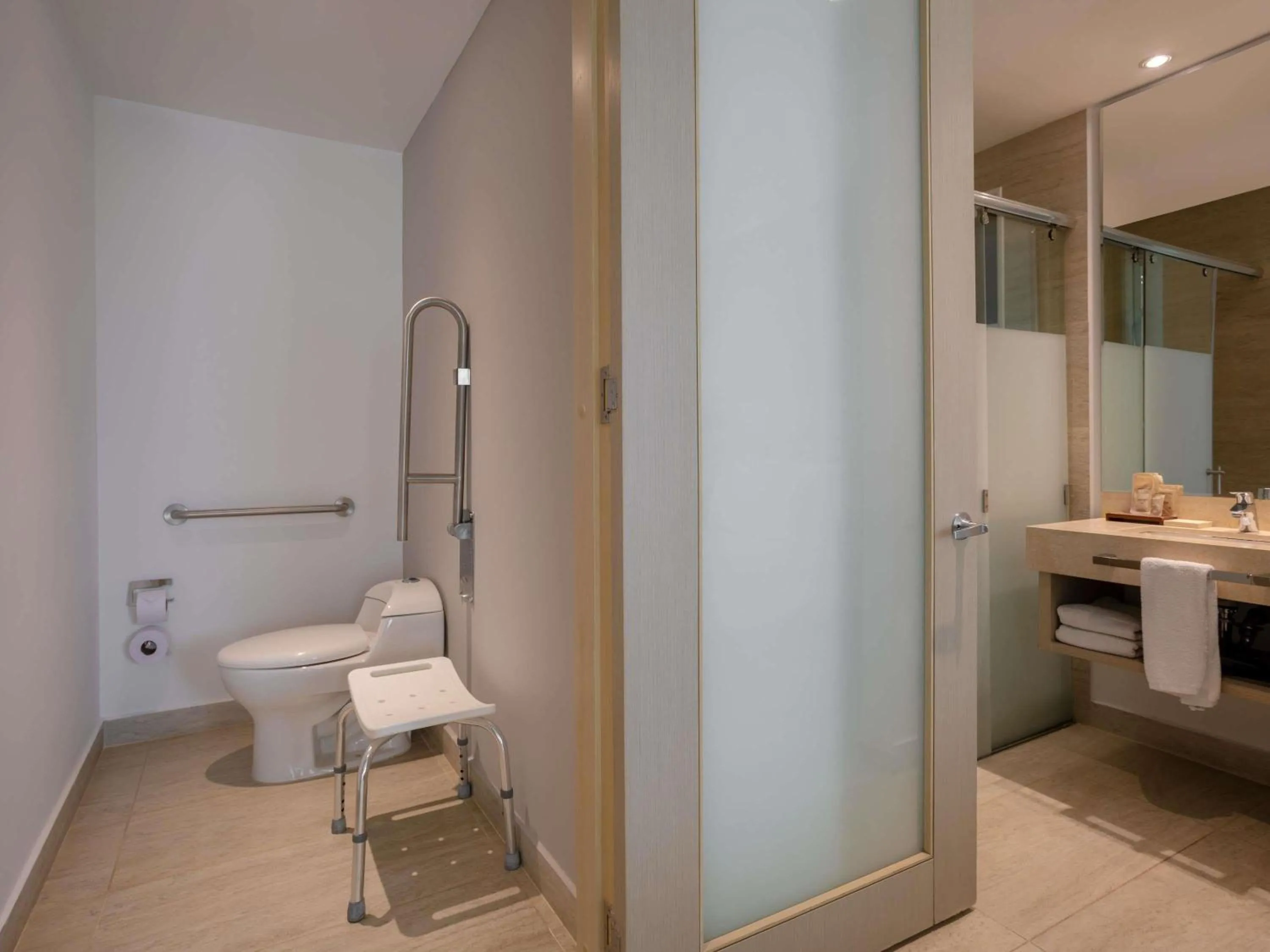 Bedroom in Mercure Santa Marta Emile