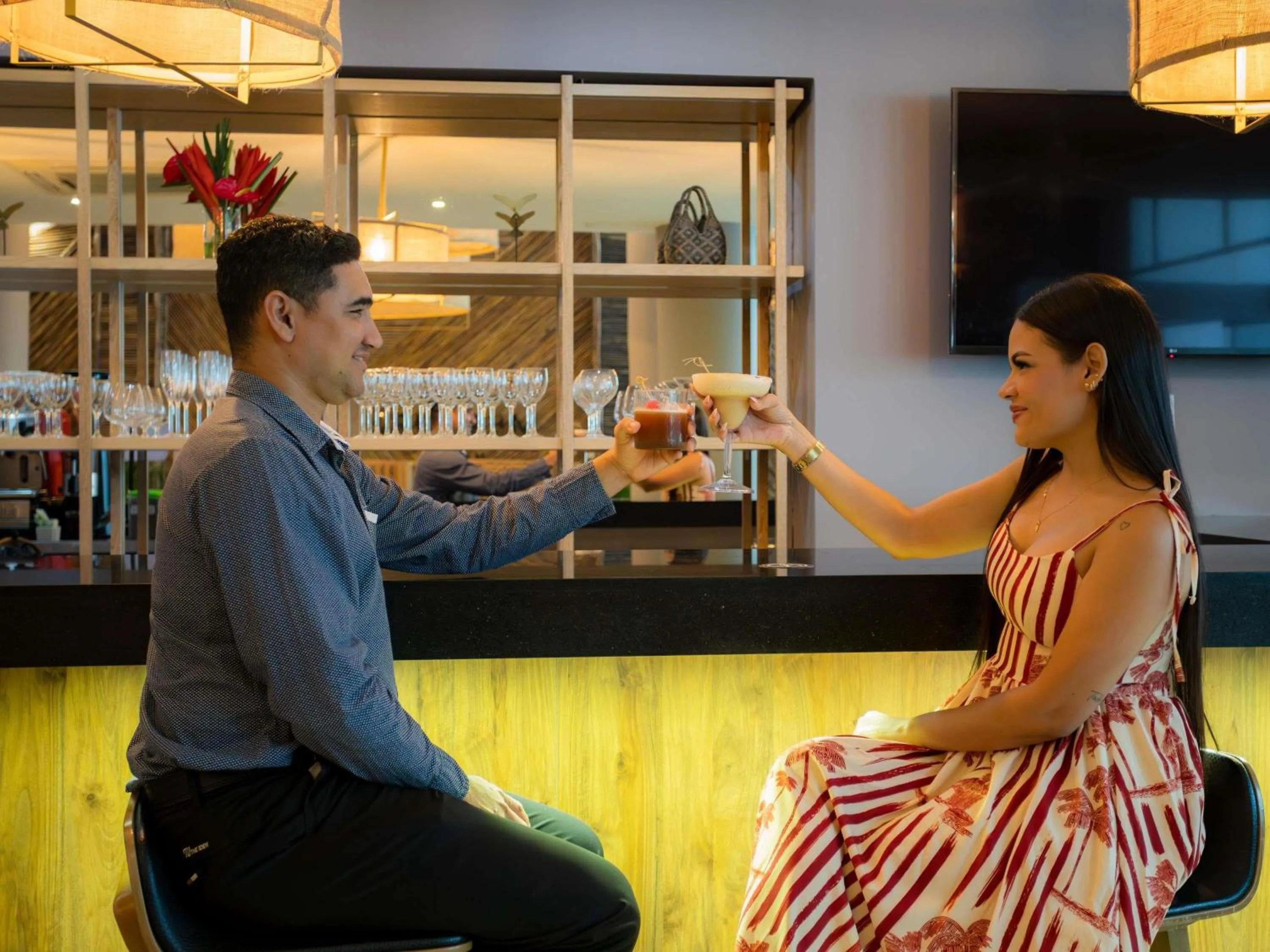 Lounge or bar in Mercure Santa Marta Emile