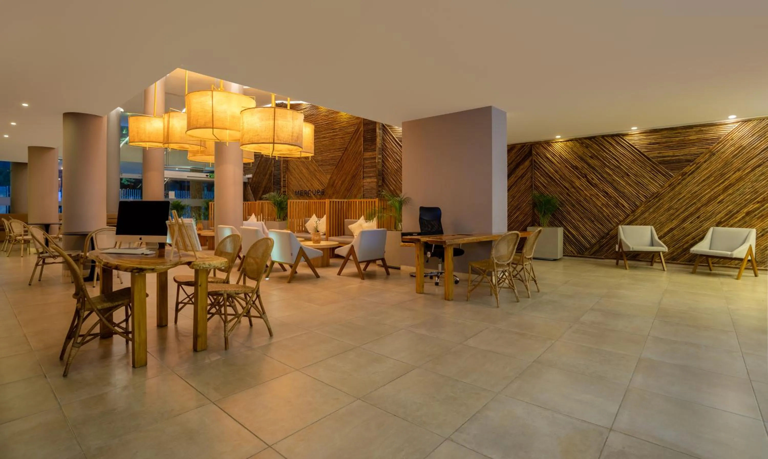 Lobby or reception in Mercure Santa Marta Emile