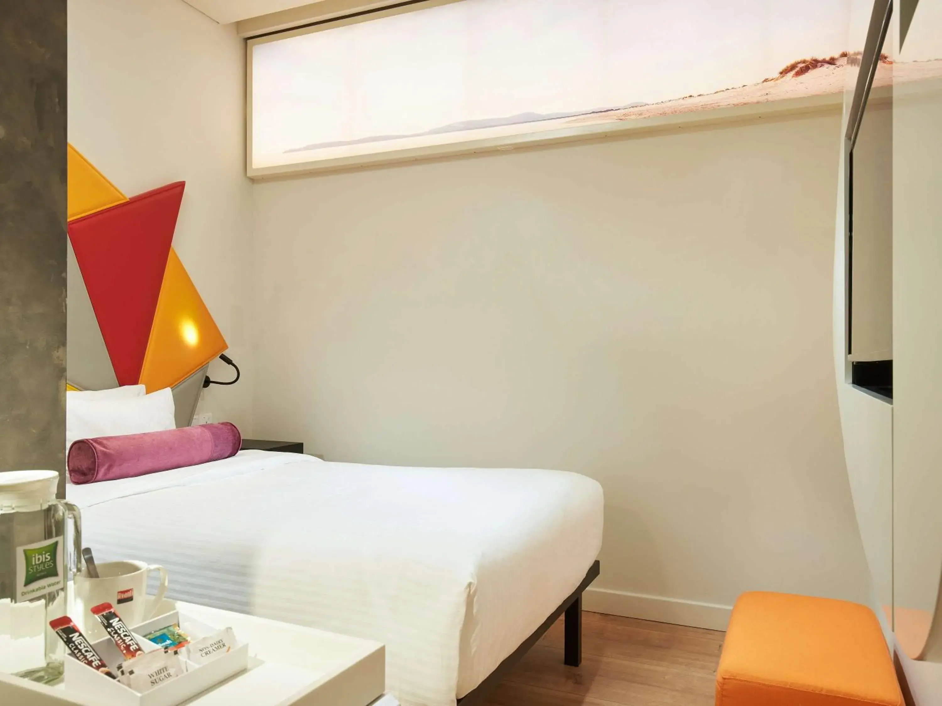 Photo of the whole room, Bed in Ibis Styles Singapore On Macpherson Photo of the whole room, Bed in Ibis Styles Singapore On Macpherson