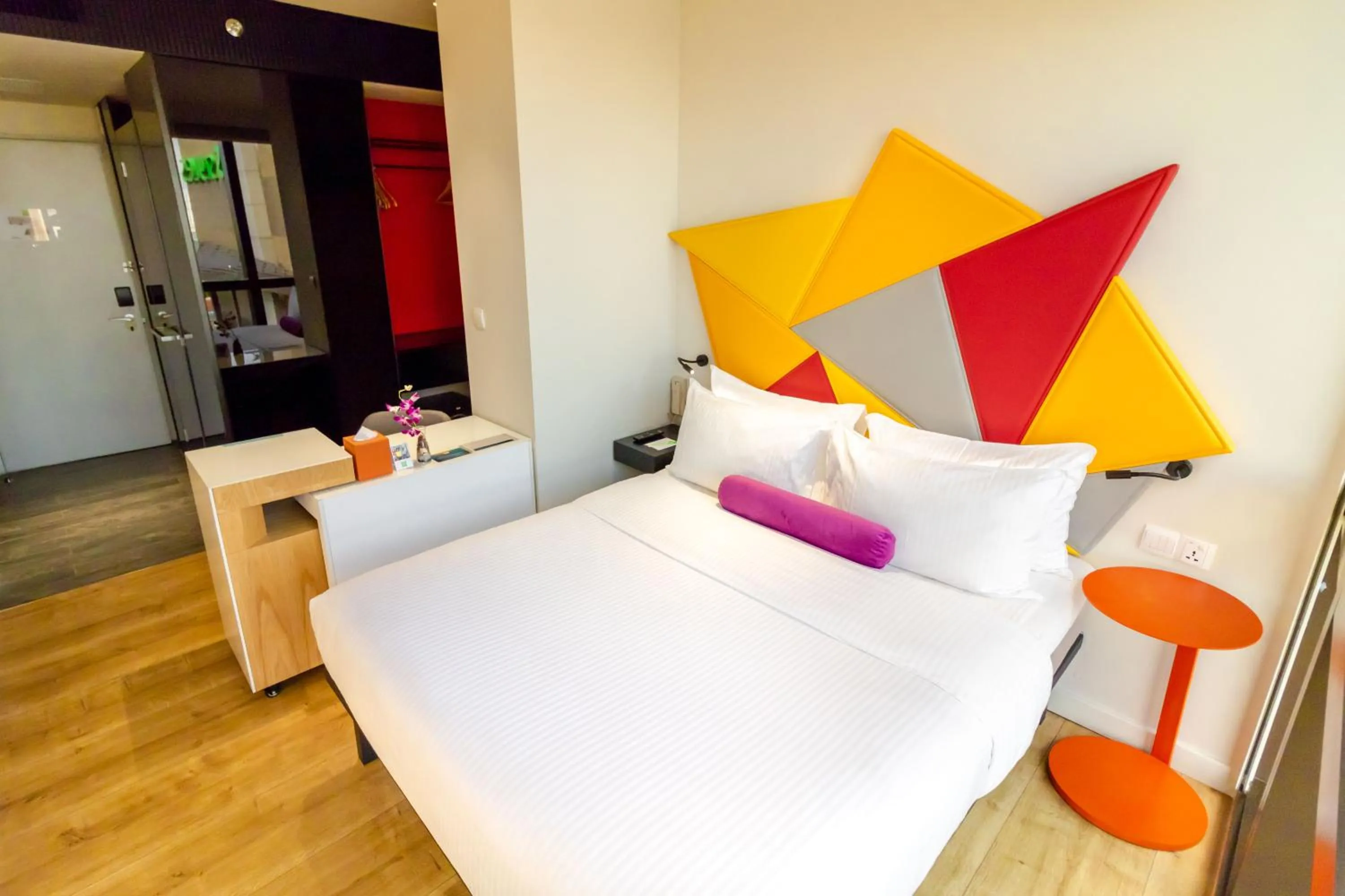 Bedroom, Bed in Ibis Styles Singapore On Macpherson