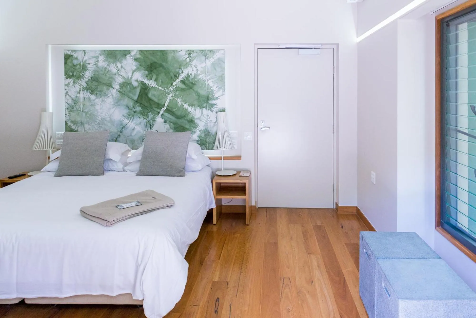 Photo of the whole room, Bed in Elements Of Byron