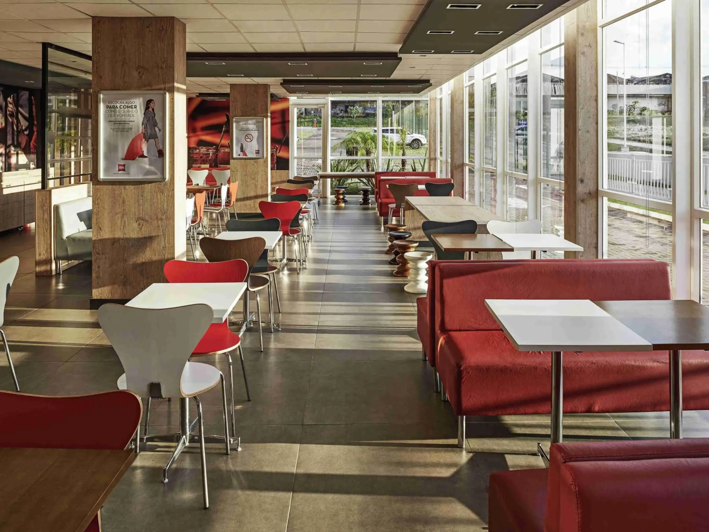 Restaurant/places to eat in ibis Londrina Shopping Restaurant/places to eat in ibis Londrina Shopping