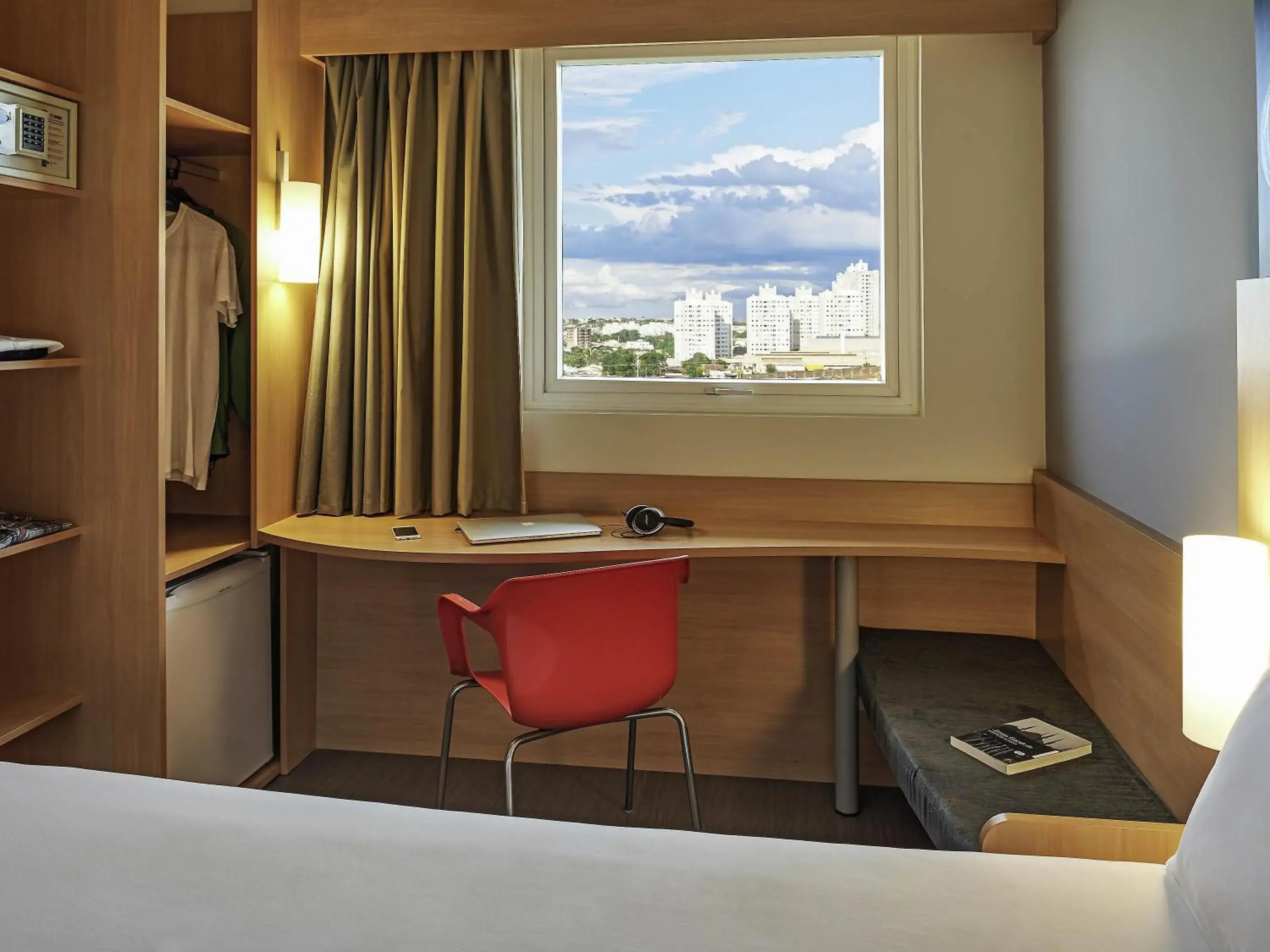 Bedroom, Bed in ibis Londrina Shopping Bedroom, Bed in ibis Londrina Shopping