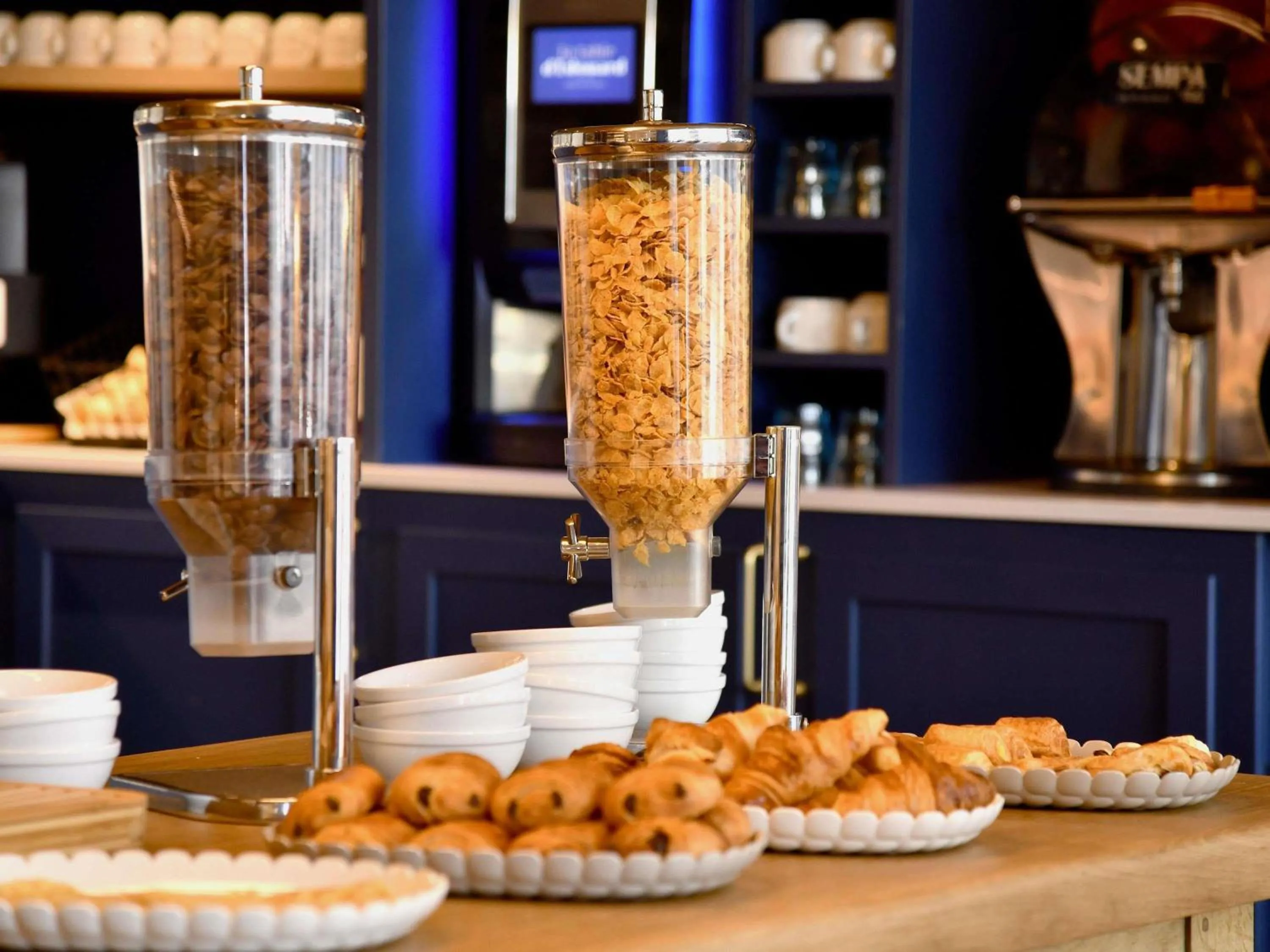 Breakfast in Ibis Budget Nantes Rezé Aéroport