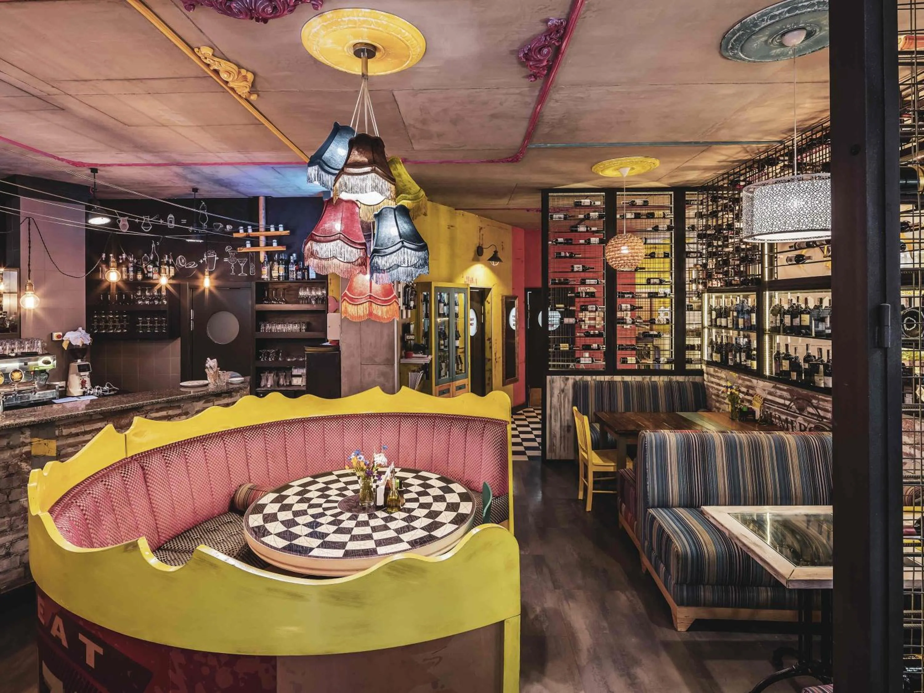 Restaurant/places to eat in Ibis Styles Lviv Center