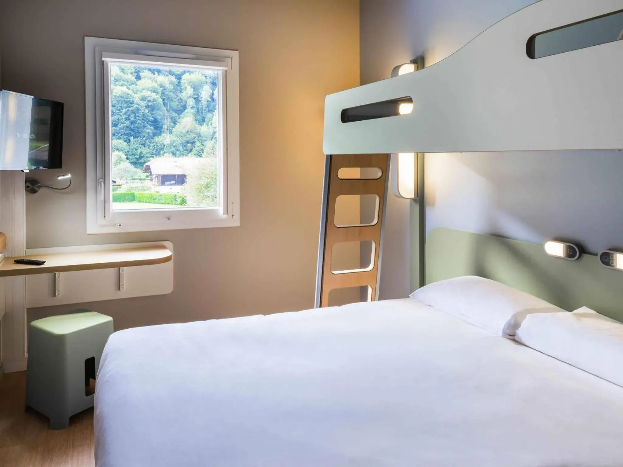 Bedroom, Bed in Ibis Budget Sallanches Bedroom, Bed in Ibis Budget Sallanches