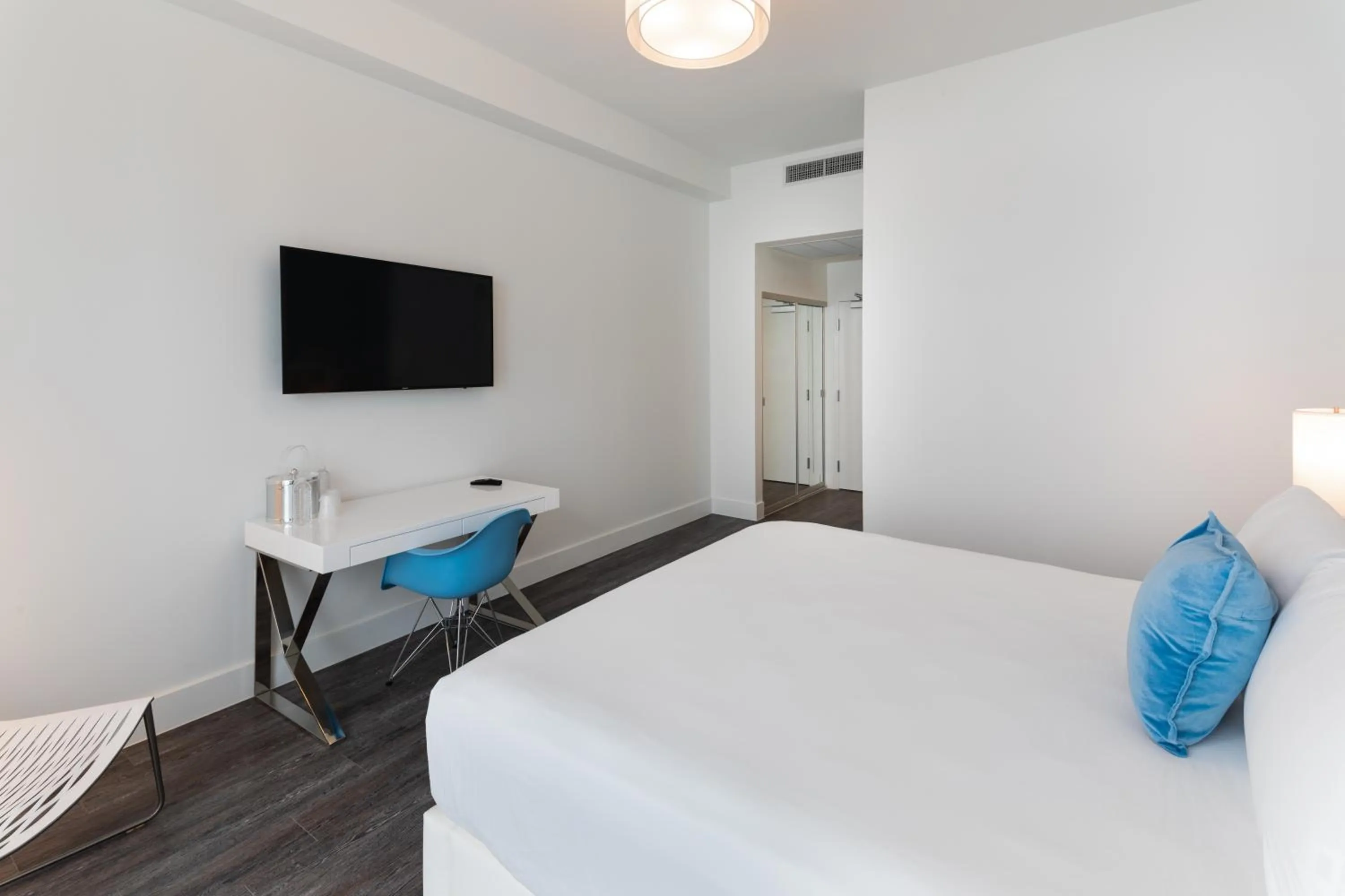 Bed in President Hotel Villa