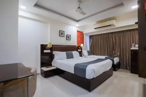 Queen Room in Hotel Laaiba Residency Queen Room in Hotel Laaiba Residency