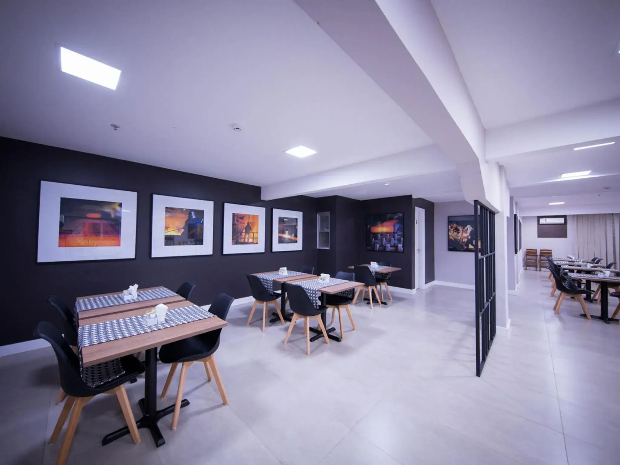 Restaurant/places to eat in Vila Business Hotel Restaurant/places to eat in Vila Business Hotel