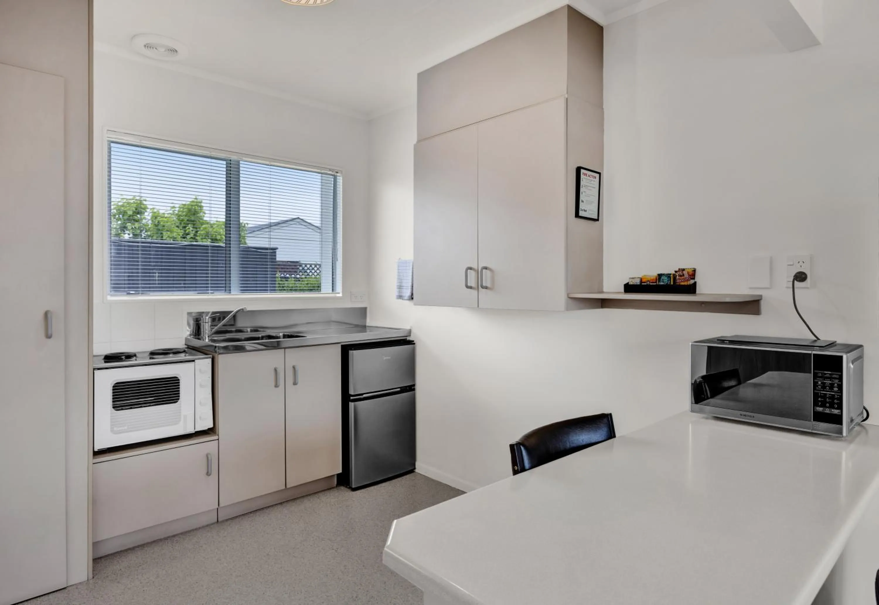 kitchen in Avon Motel