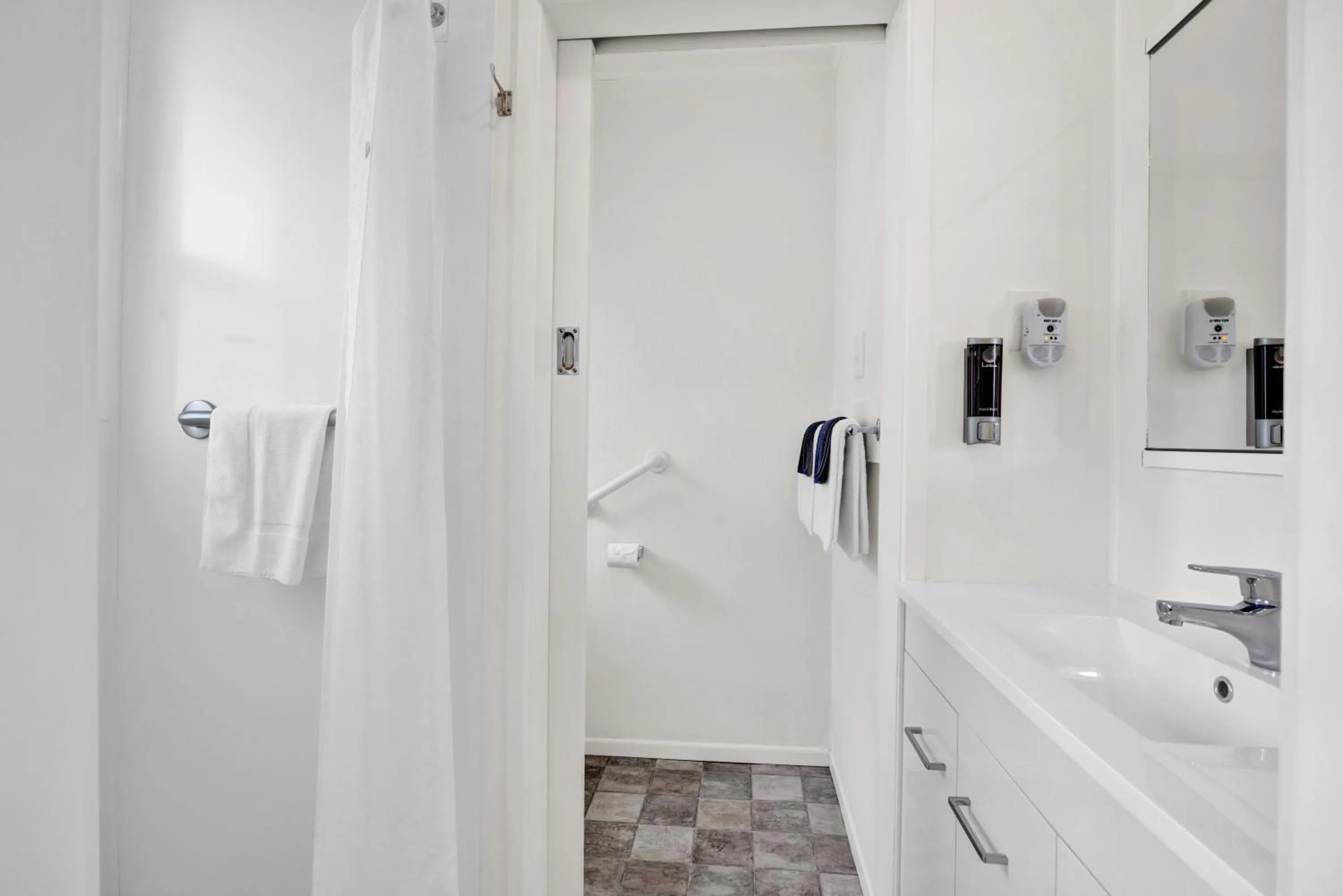 Bathroom in Avon Motel