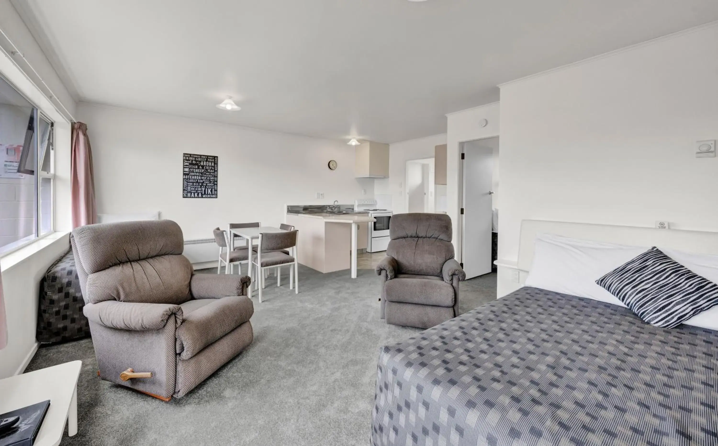 Family One Bedroom Apartment in Avon Motel Family One Bedroom Apartment in Avon Motel