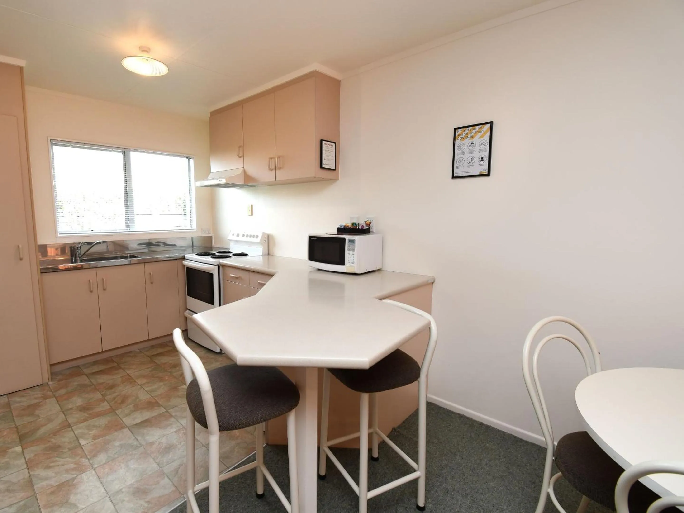 Kitchen or kitchenette in Avon Motel