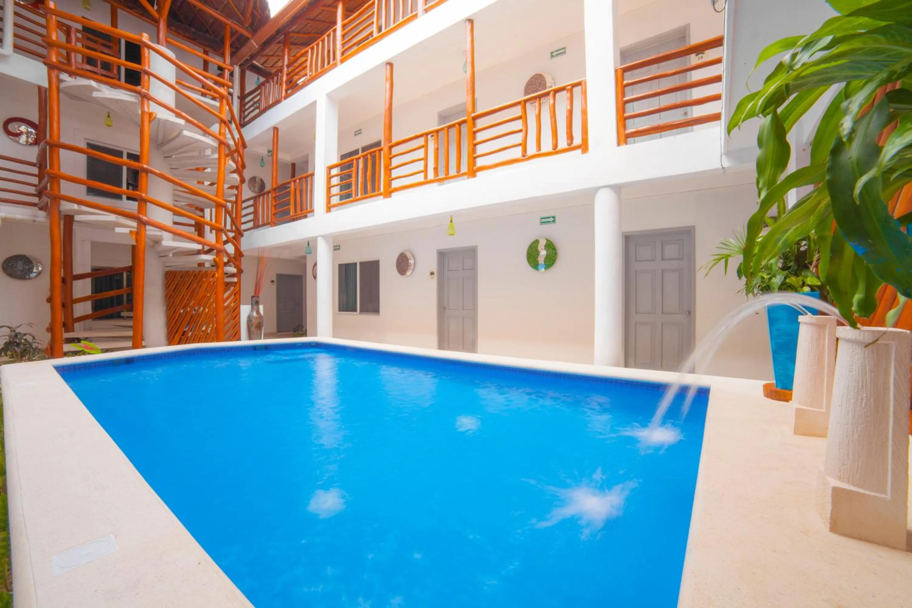 Swimming pool in Mestizo Gallery