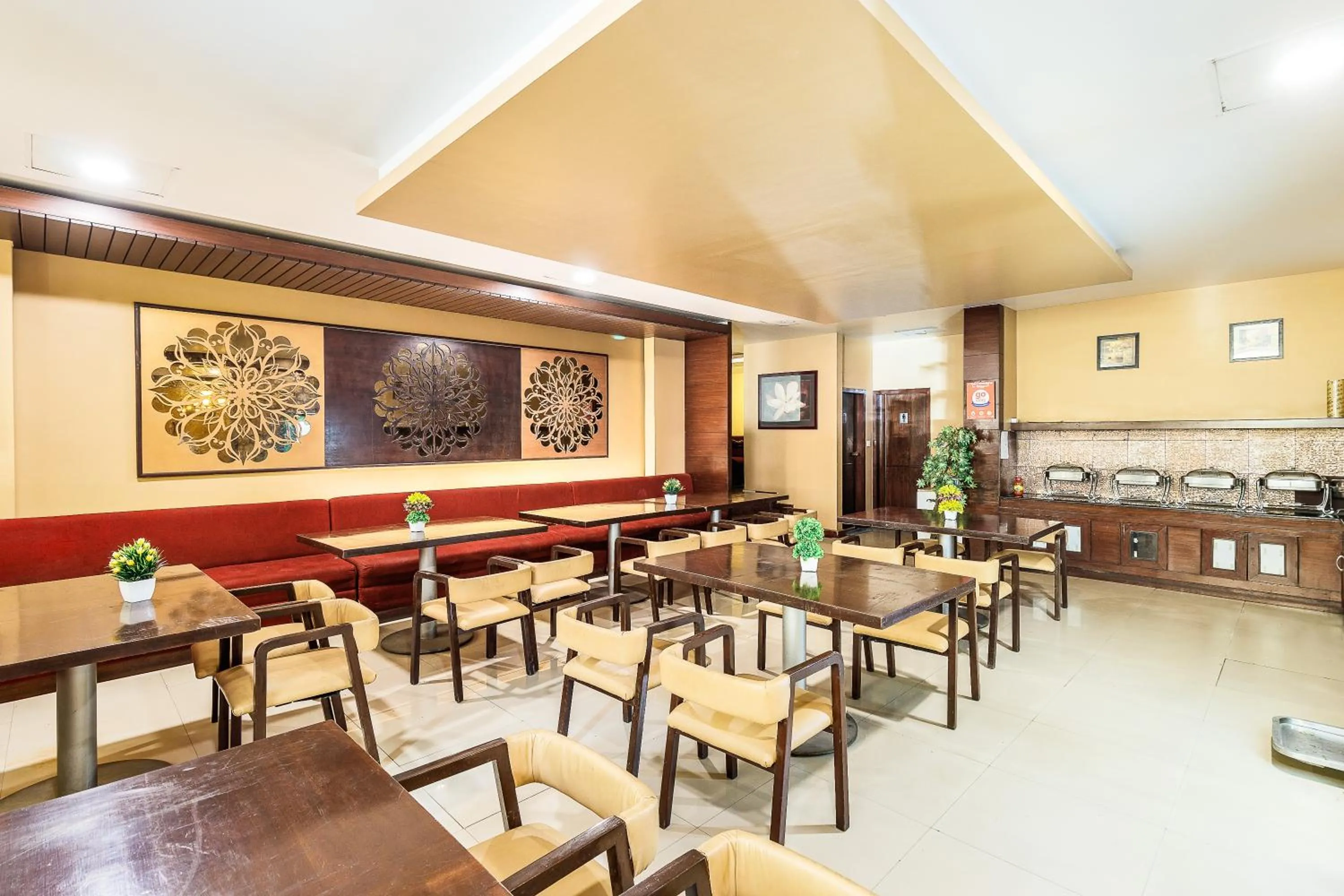 Restaurant/places to eat in Octave Himalaya Monarch