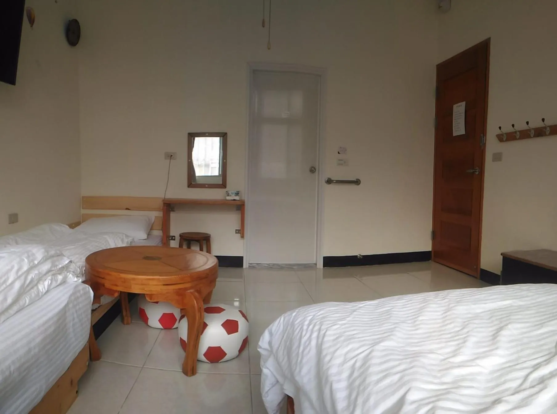 Decorative detail, Bed in Wooden Man Homestay