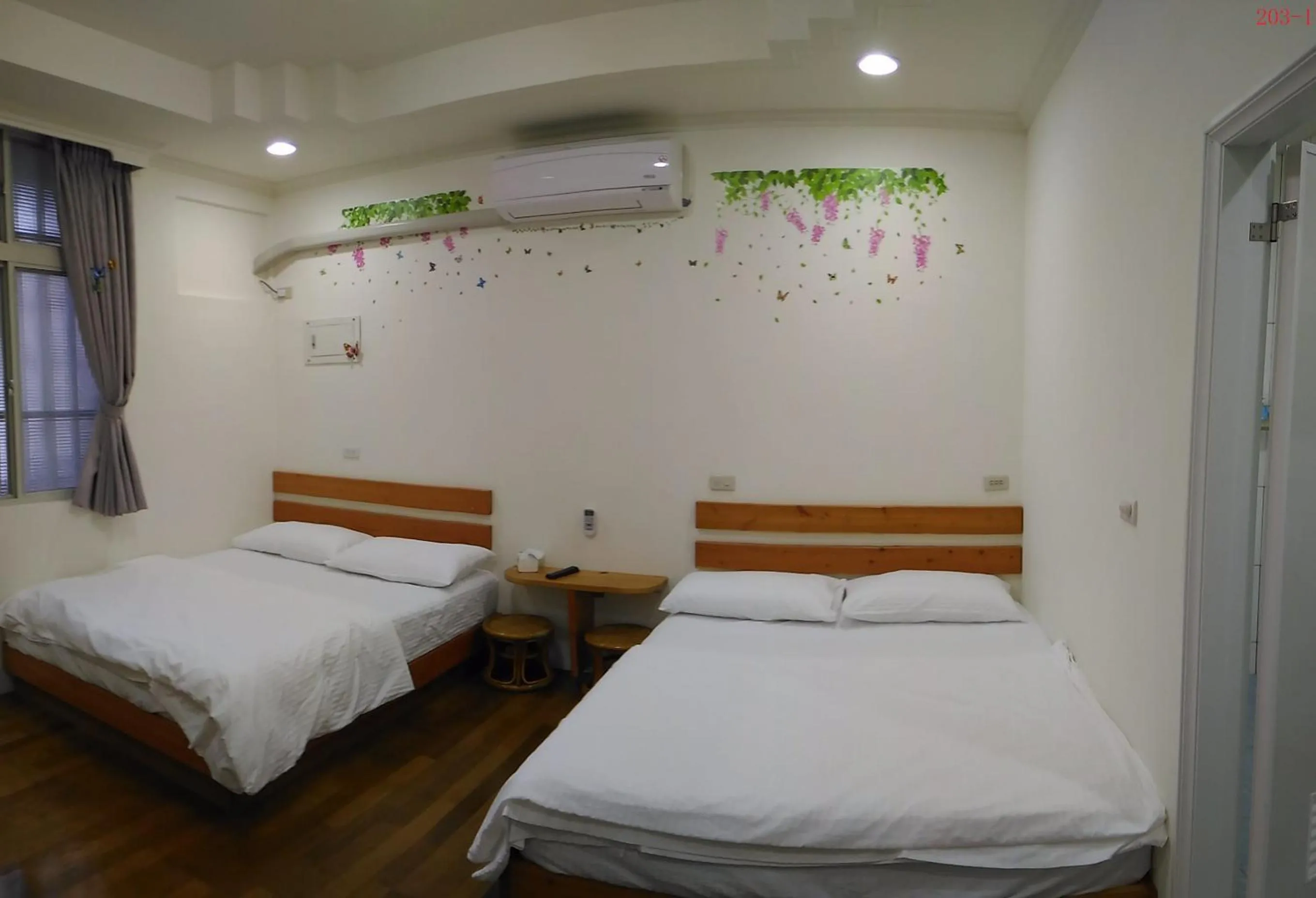 Decorative detail, Bed in Wooden Man Homestay