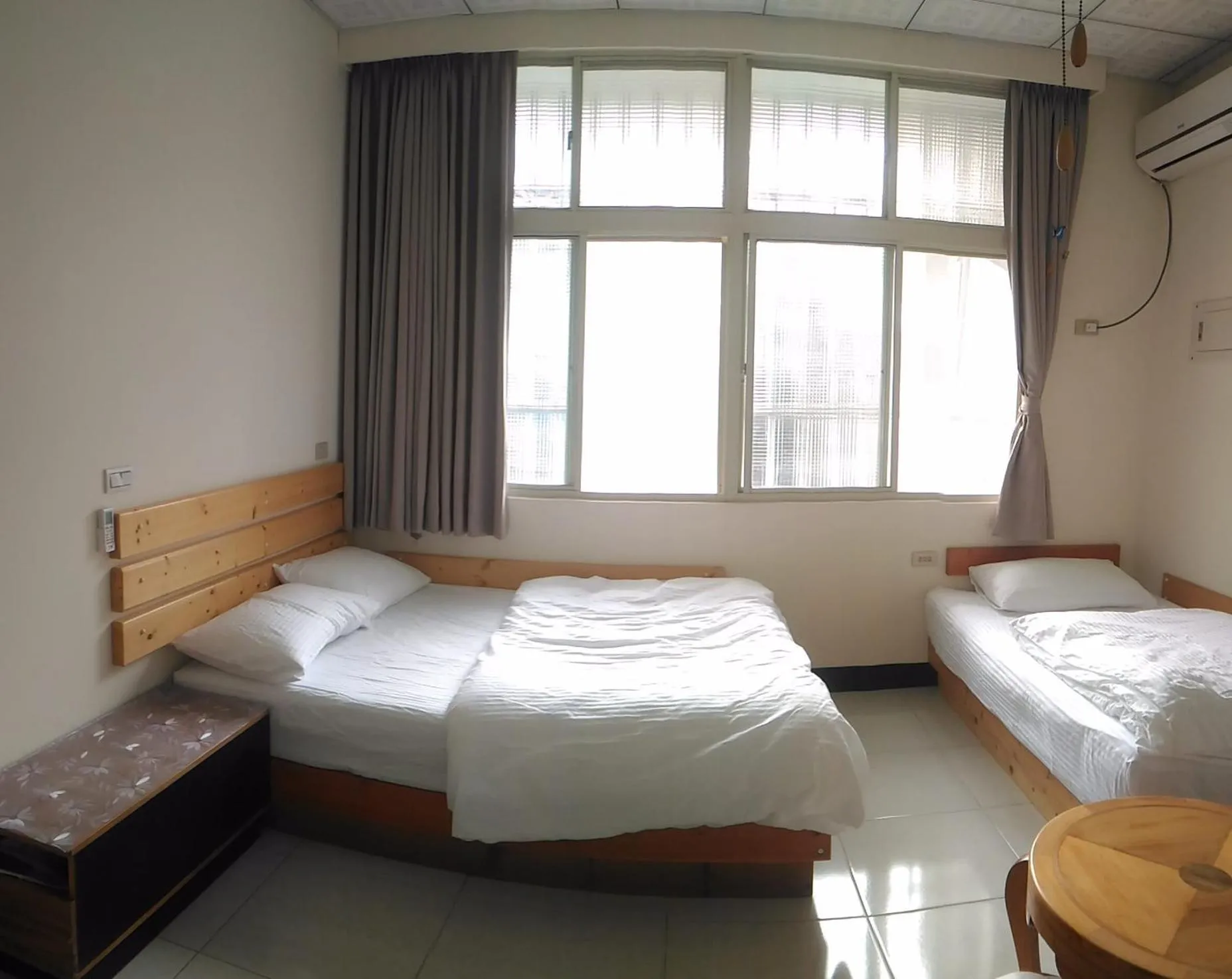 Decorative detail, Bed in Wooden Man Homestay