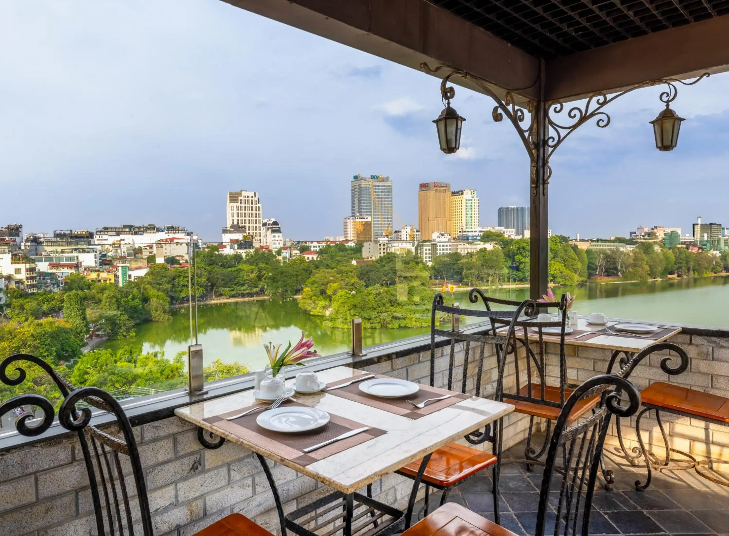 Restaurant/places to eat in Centre Point Hanoi Hotel Restaurant/places to eat in Centre Point Hanoi Hotel