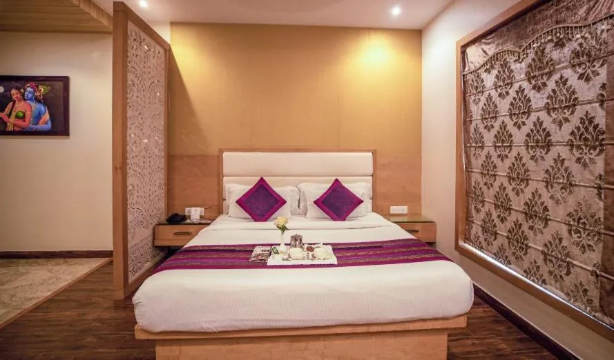 hotel the royal bharti