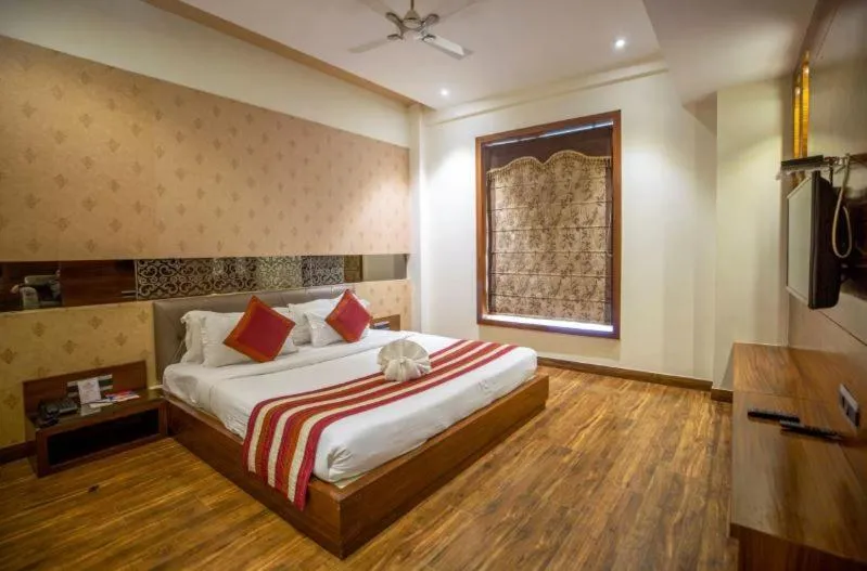 hotel the royal bharti