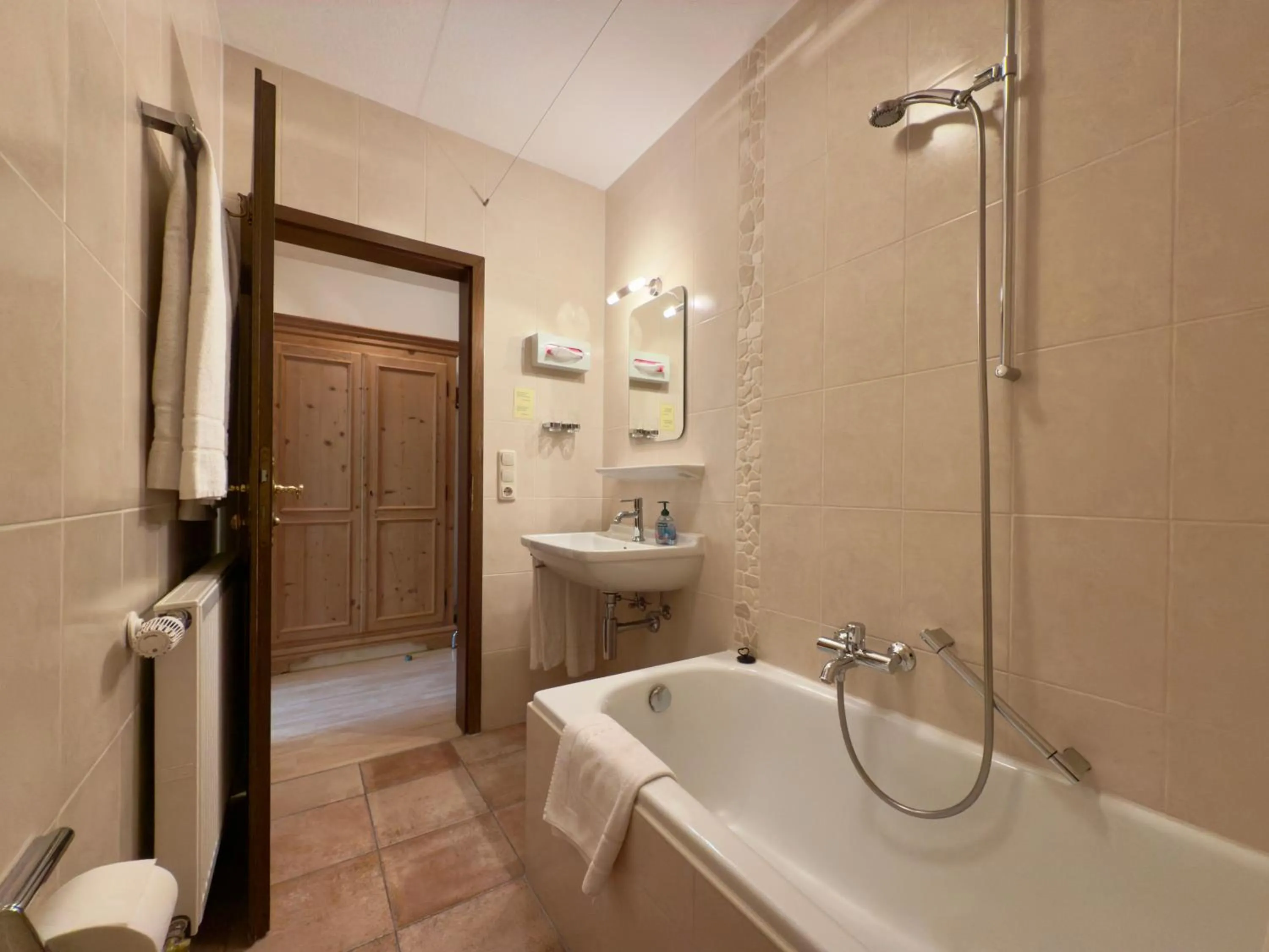 Shower in Hotel Forsthaus Oberau