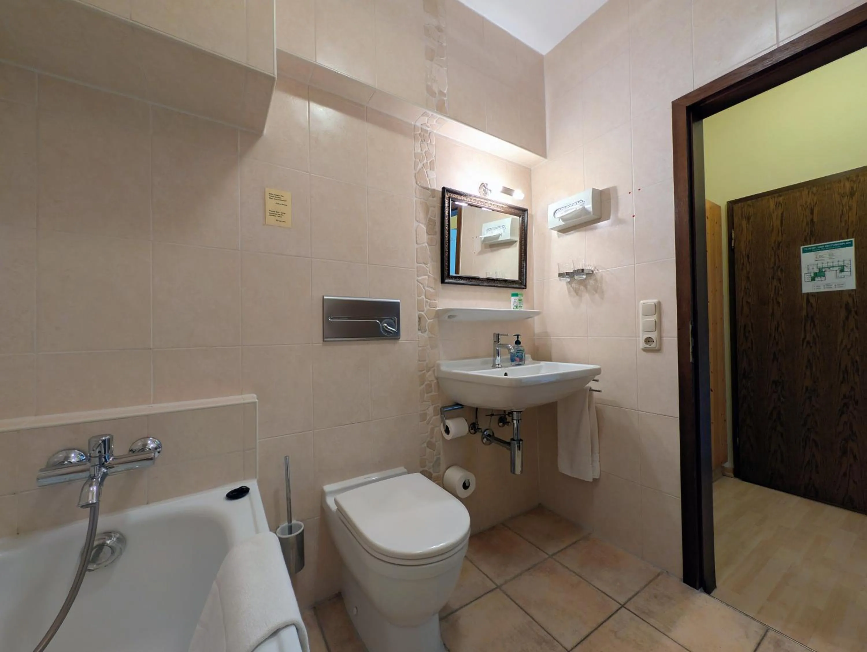 Toilet in Hotel Forsthaus Oberau