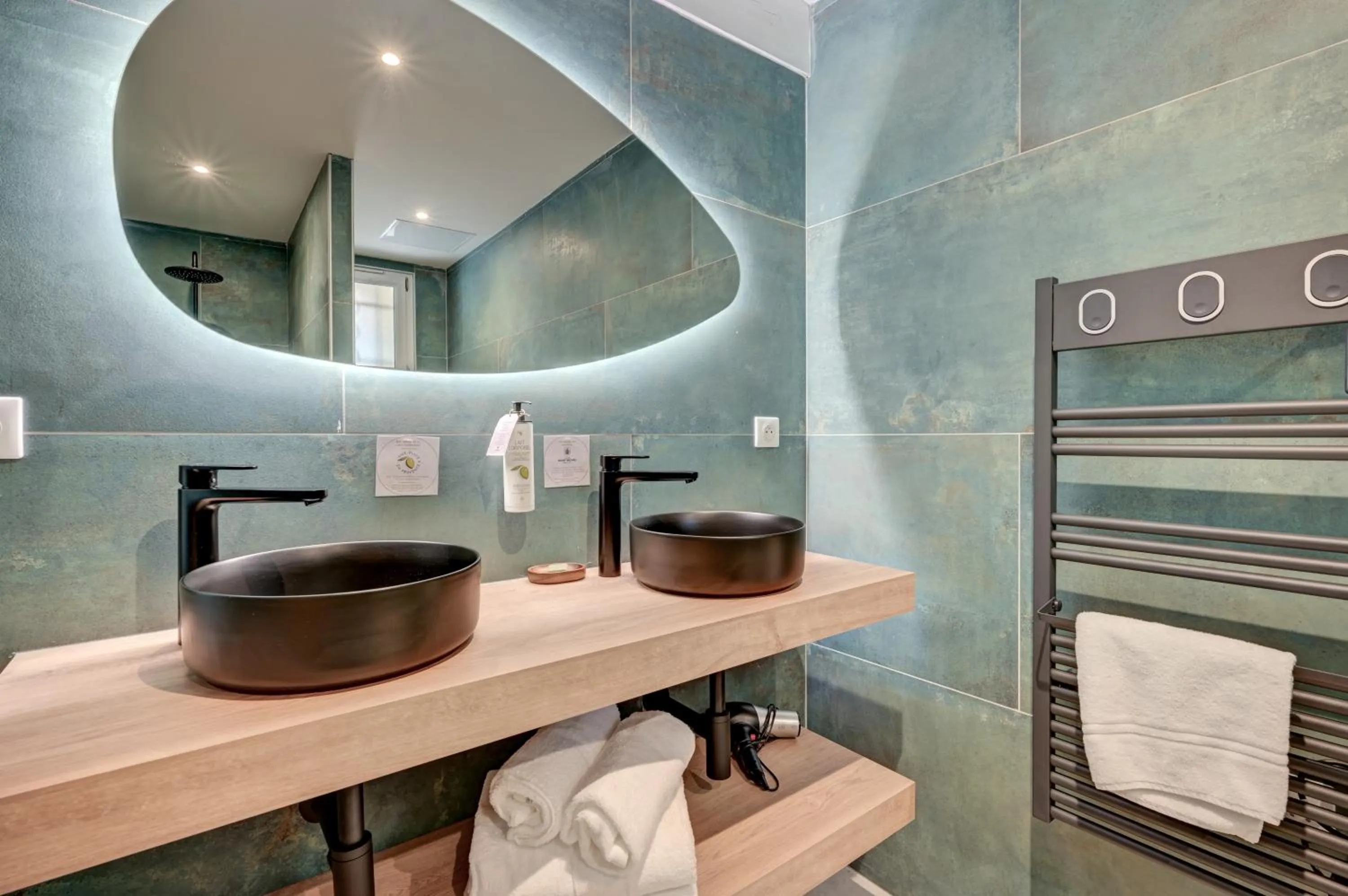 Bathroom in Clos Saint-Michel Resort & Spa