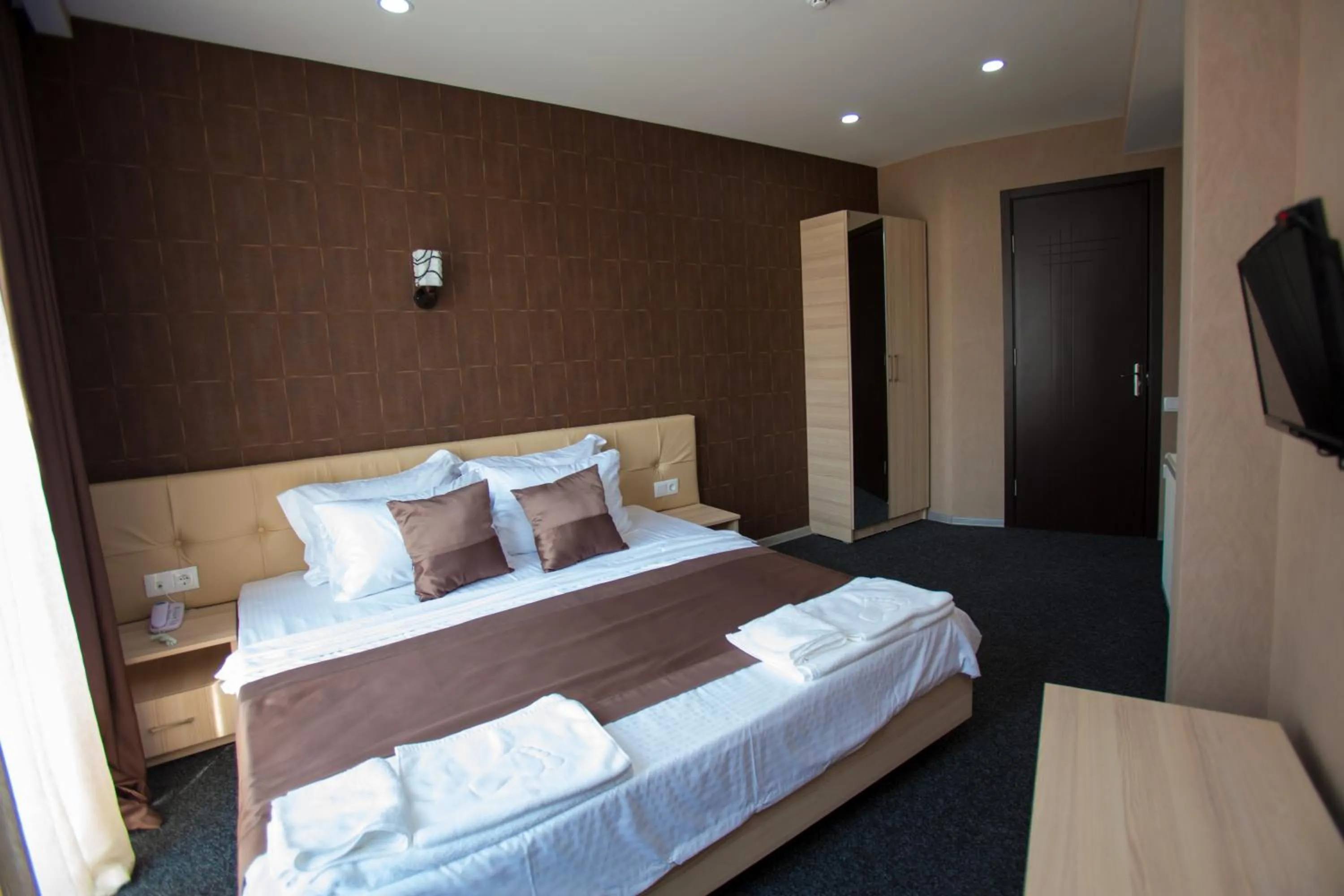 Photo of the whole room, Bed in Hotel Voyager