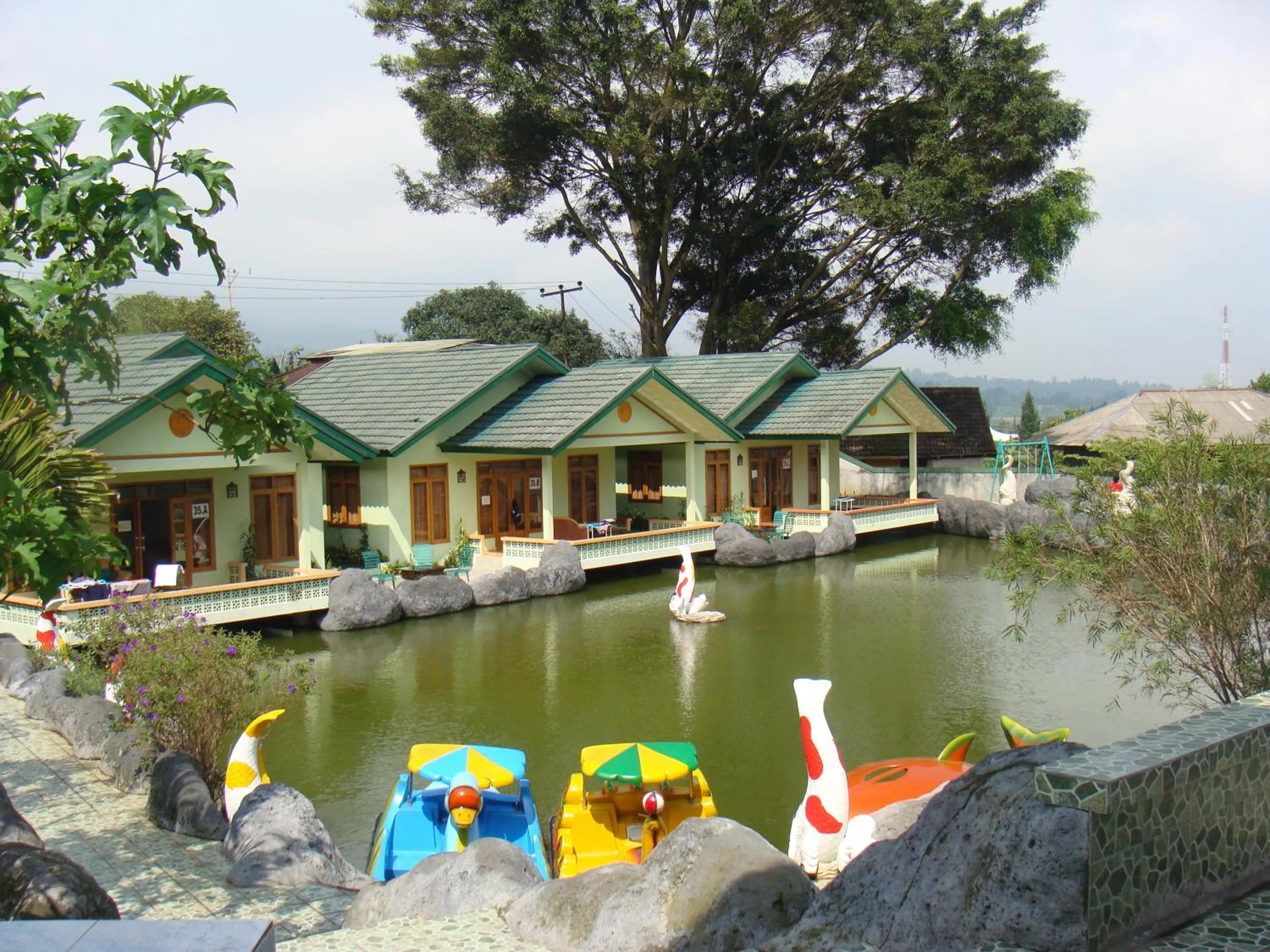 Property building in Villa Tjokro