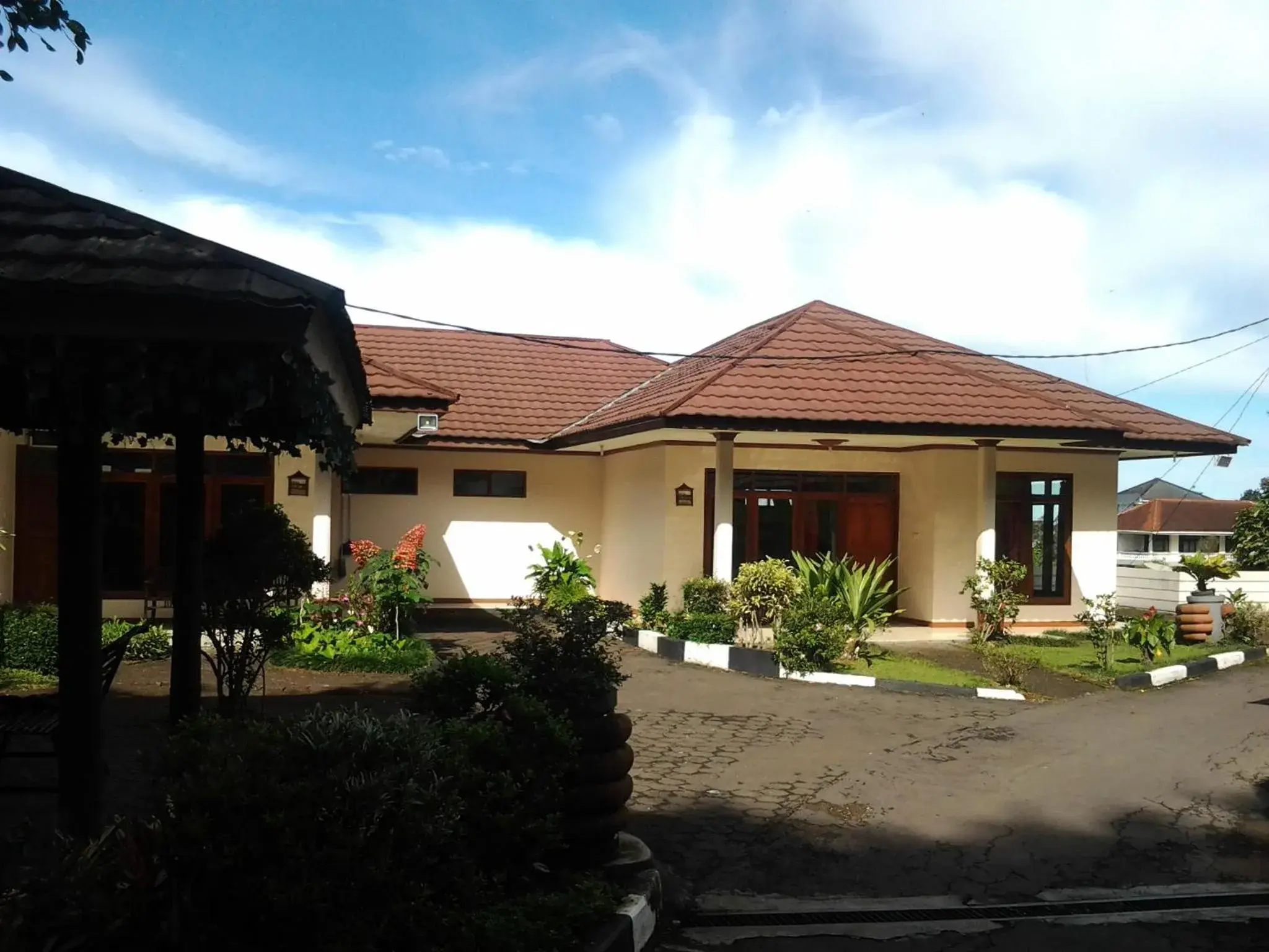 Facade/entrance in Villa Tjokro Facade/entrance in Villa Tjokro