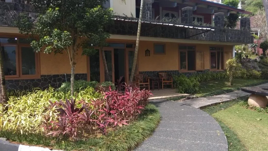 Facade/entrance in Villa Tjokro