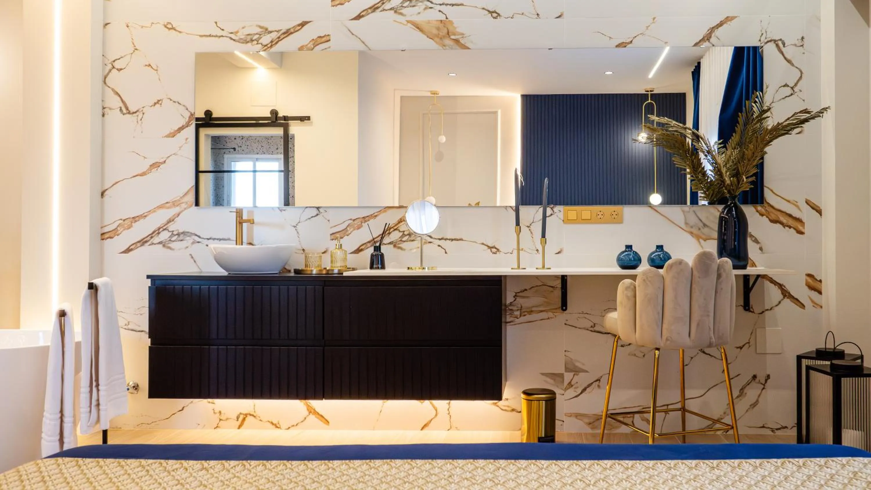 wedding, Bed in Hotel Zodiaco