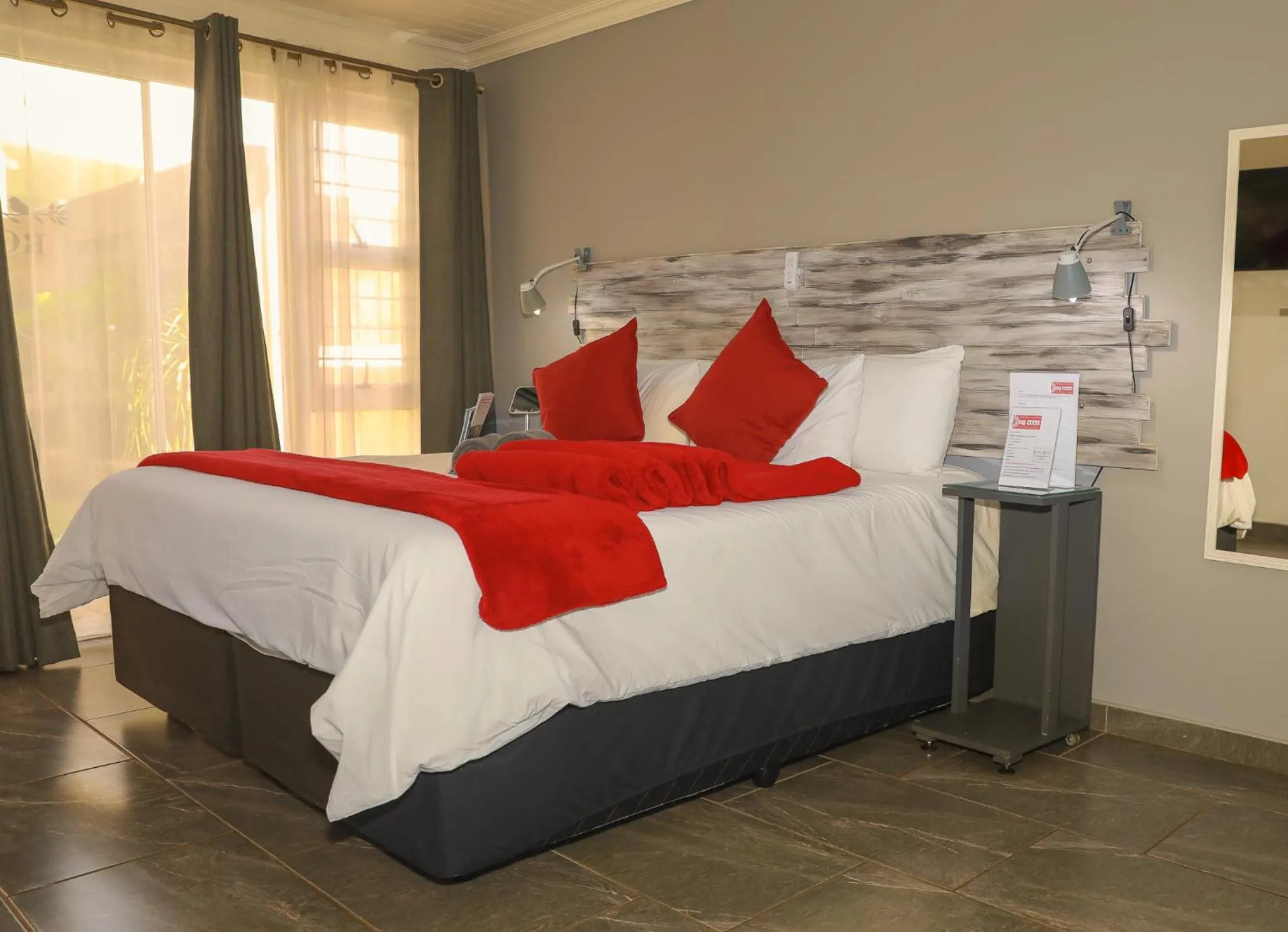 Classic King Room in Golden Quilt Venue Stays