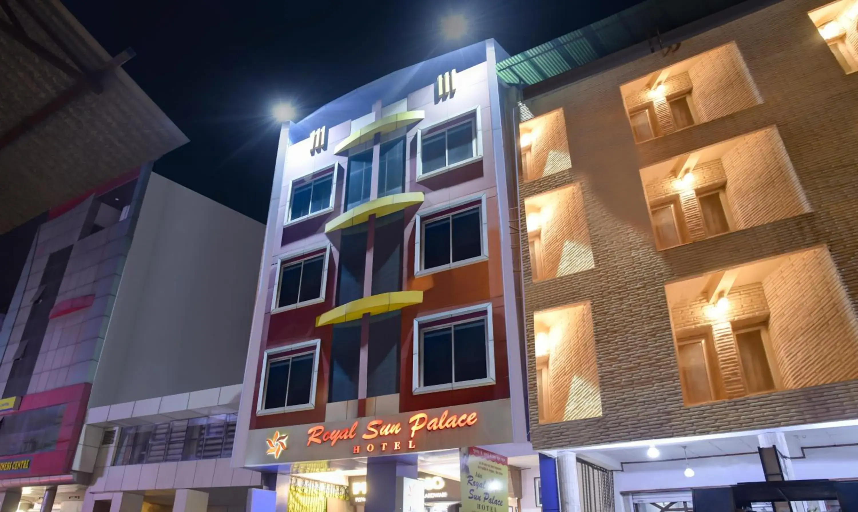 Property building in Treebo Royal Sun Palace MP Nagar Zone 2 Property building in Treebo Royal Sun Palace MP Nagar Zone 2
