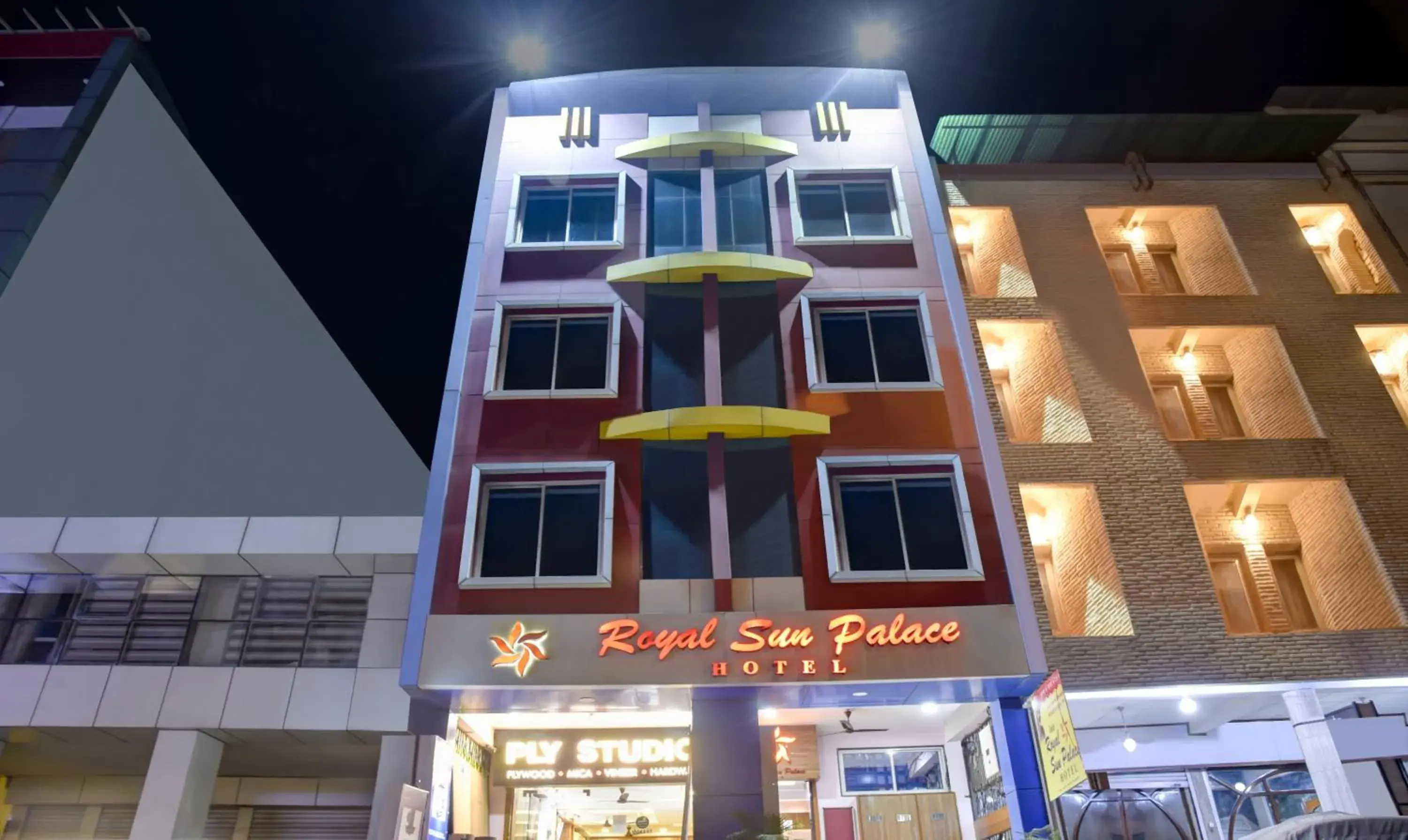 Property building in Treebo Royal Sun Palace MP Nagar Zone 2 Property building in Treebo Royal Sun Palace MP Nagar Zone 2