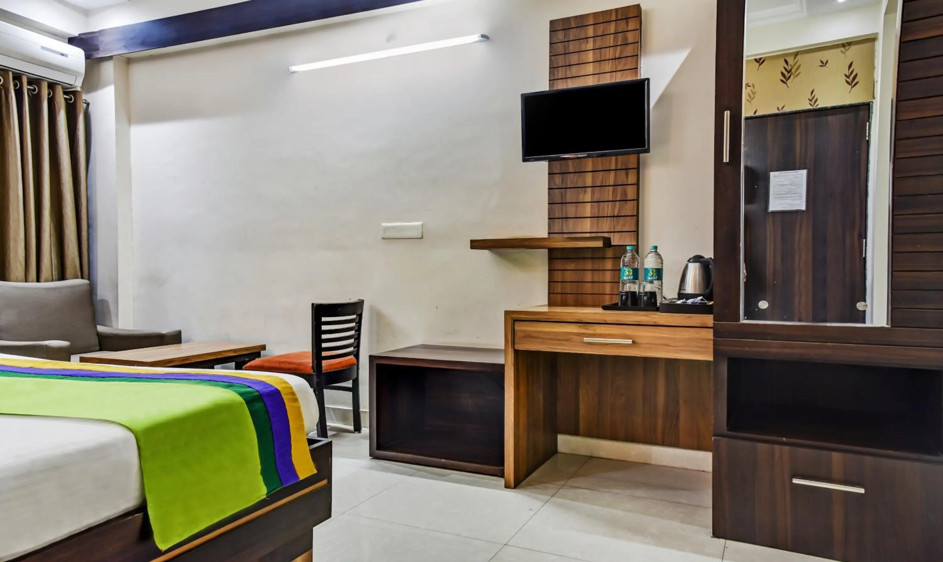 Breakfast, Bed in Treebo Royal Sun Palace MP Nagar Zone 2