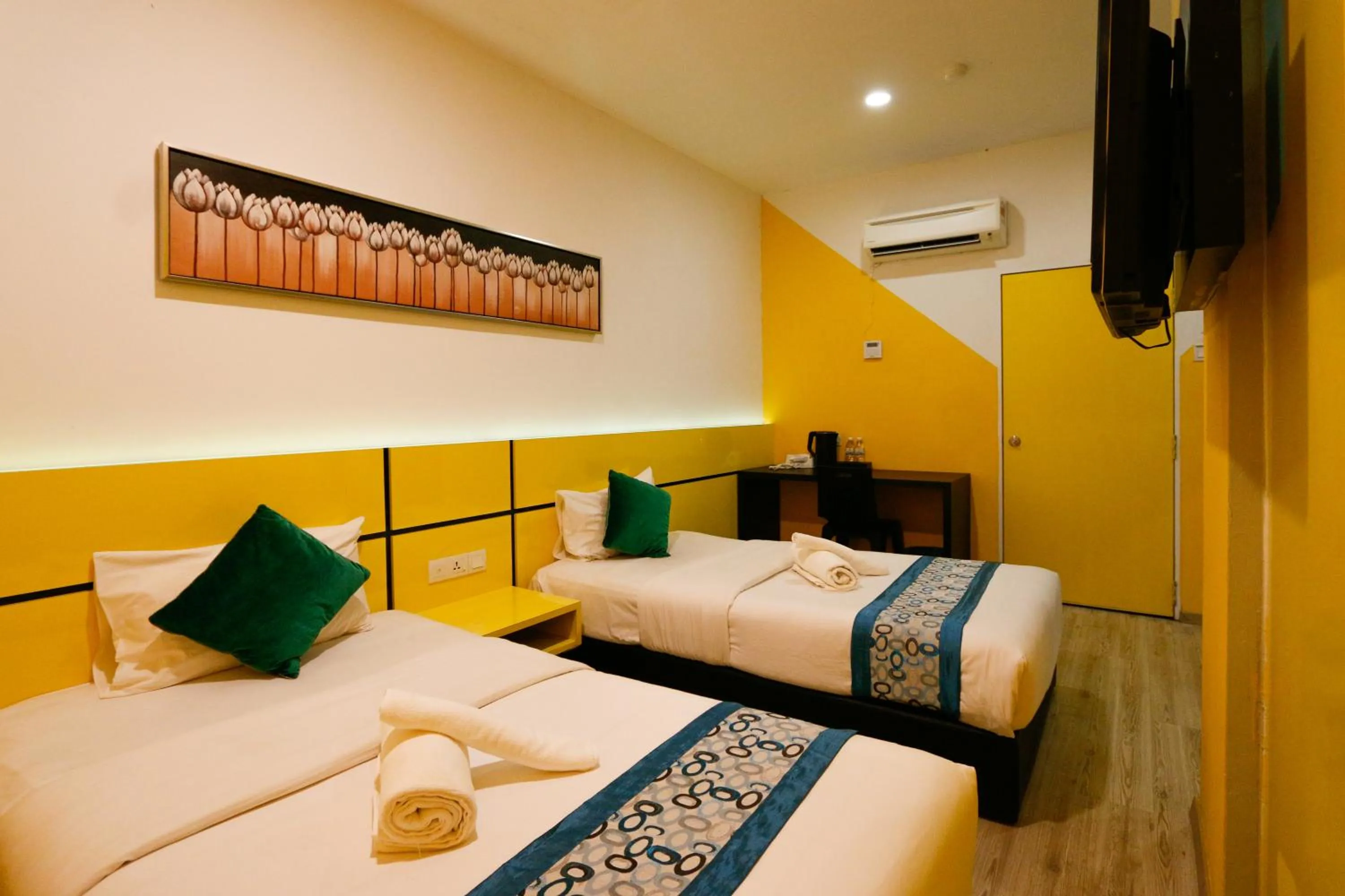 Bedroom, Bed in Golden Roof Hotel Sunway Ipoh