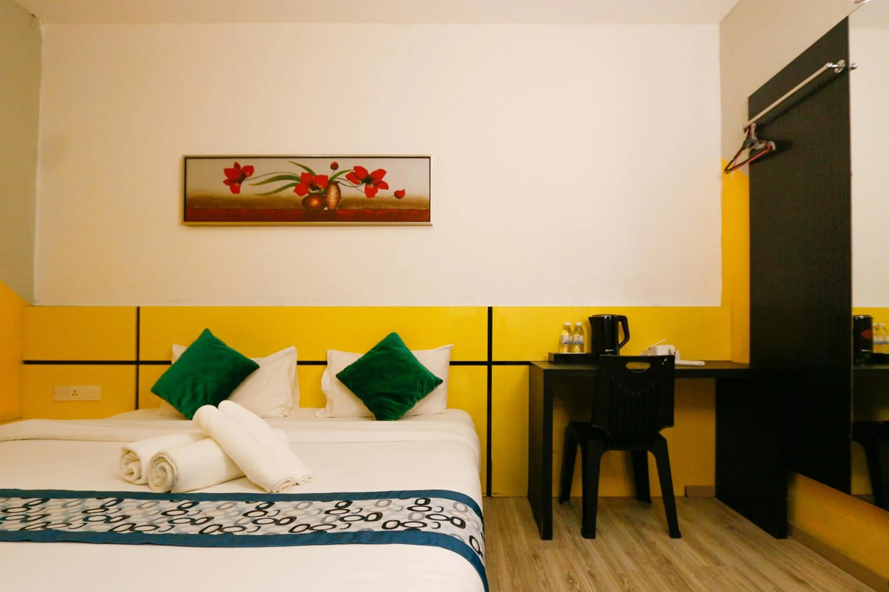 Bedroom, Bed in Golden Roof Hotel Sunway Ipoh